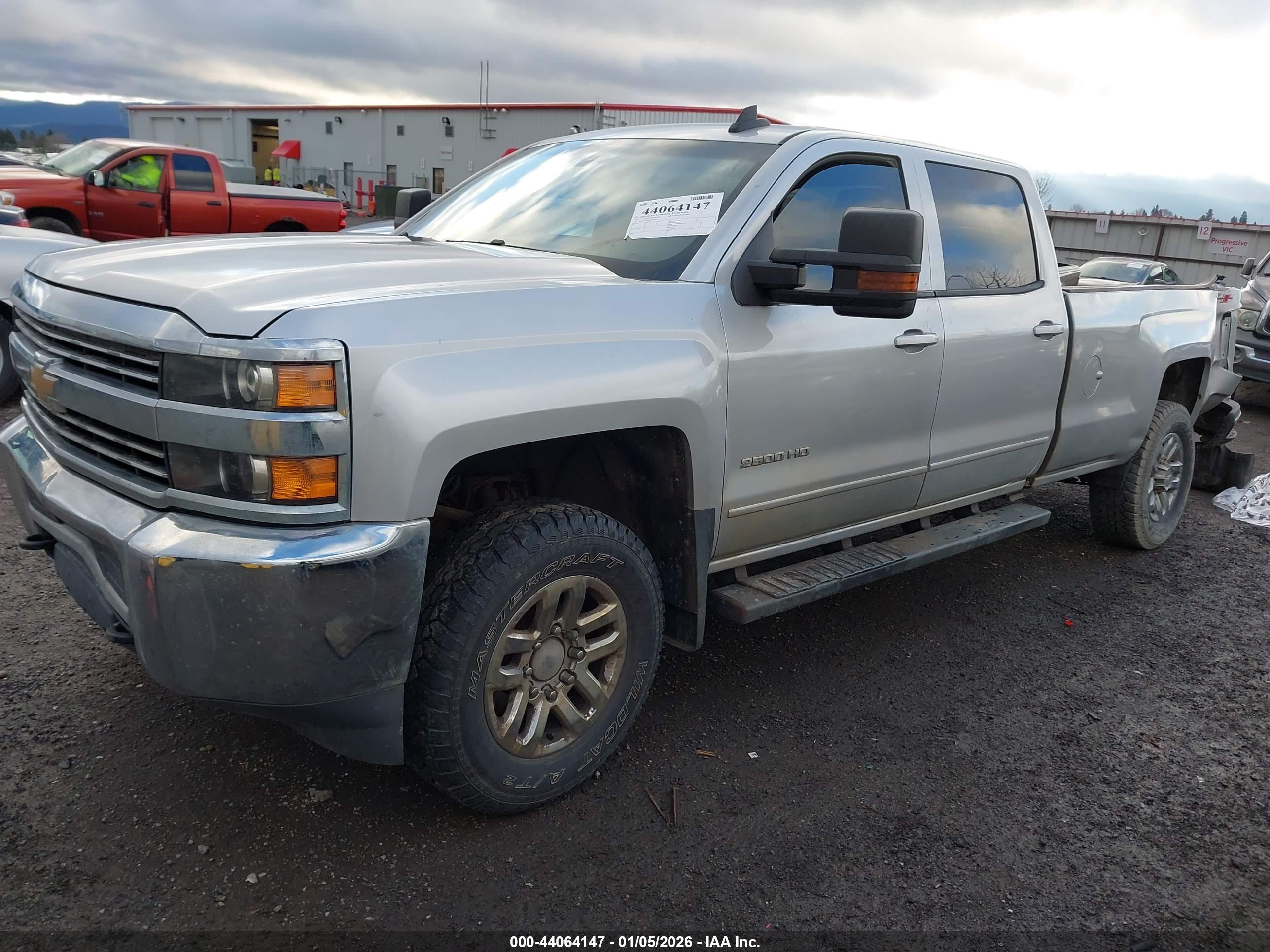 CHEVROLET SILVERADO image 2