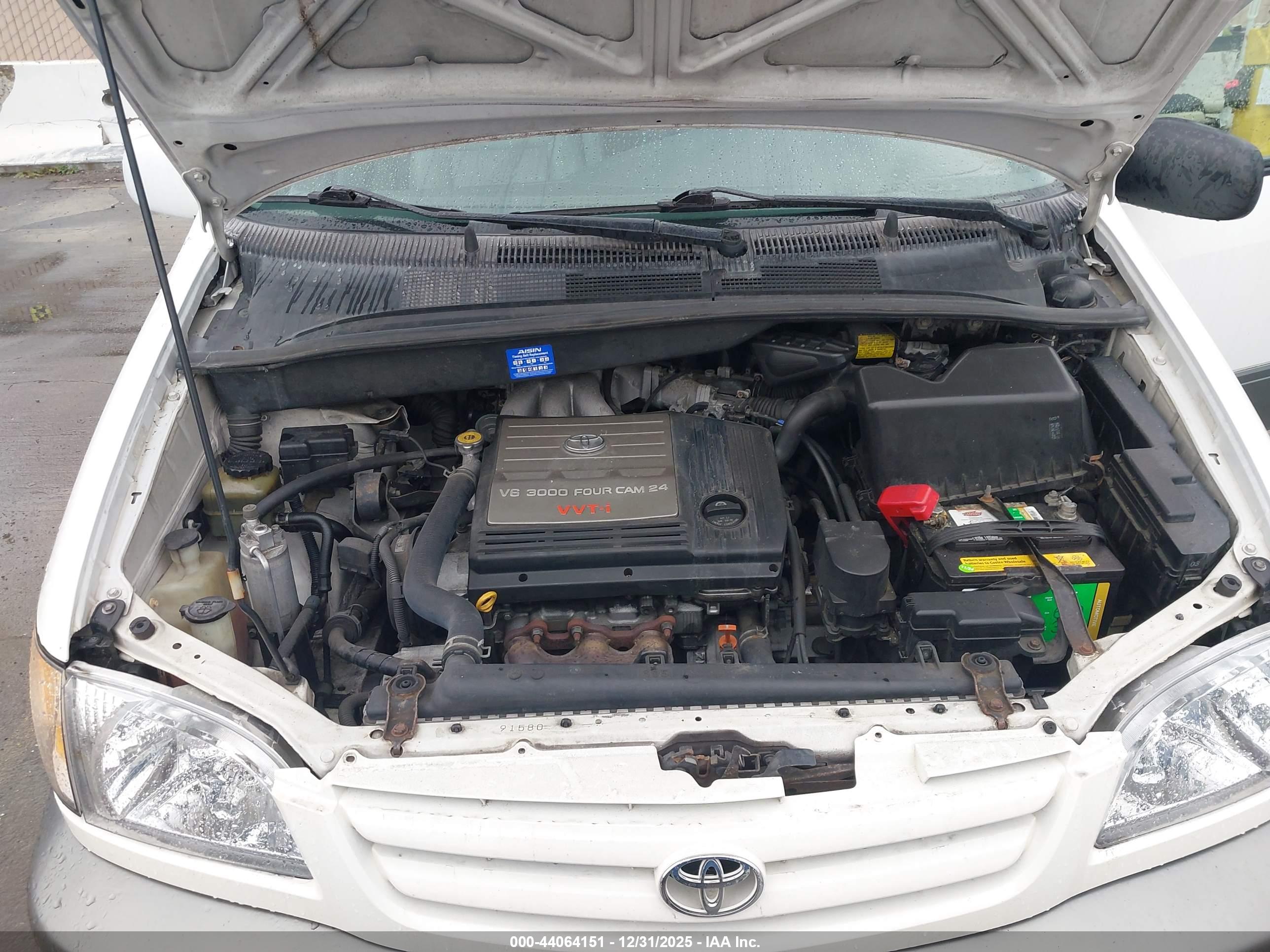 TOYOTA SIENNA image 10