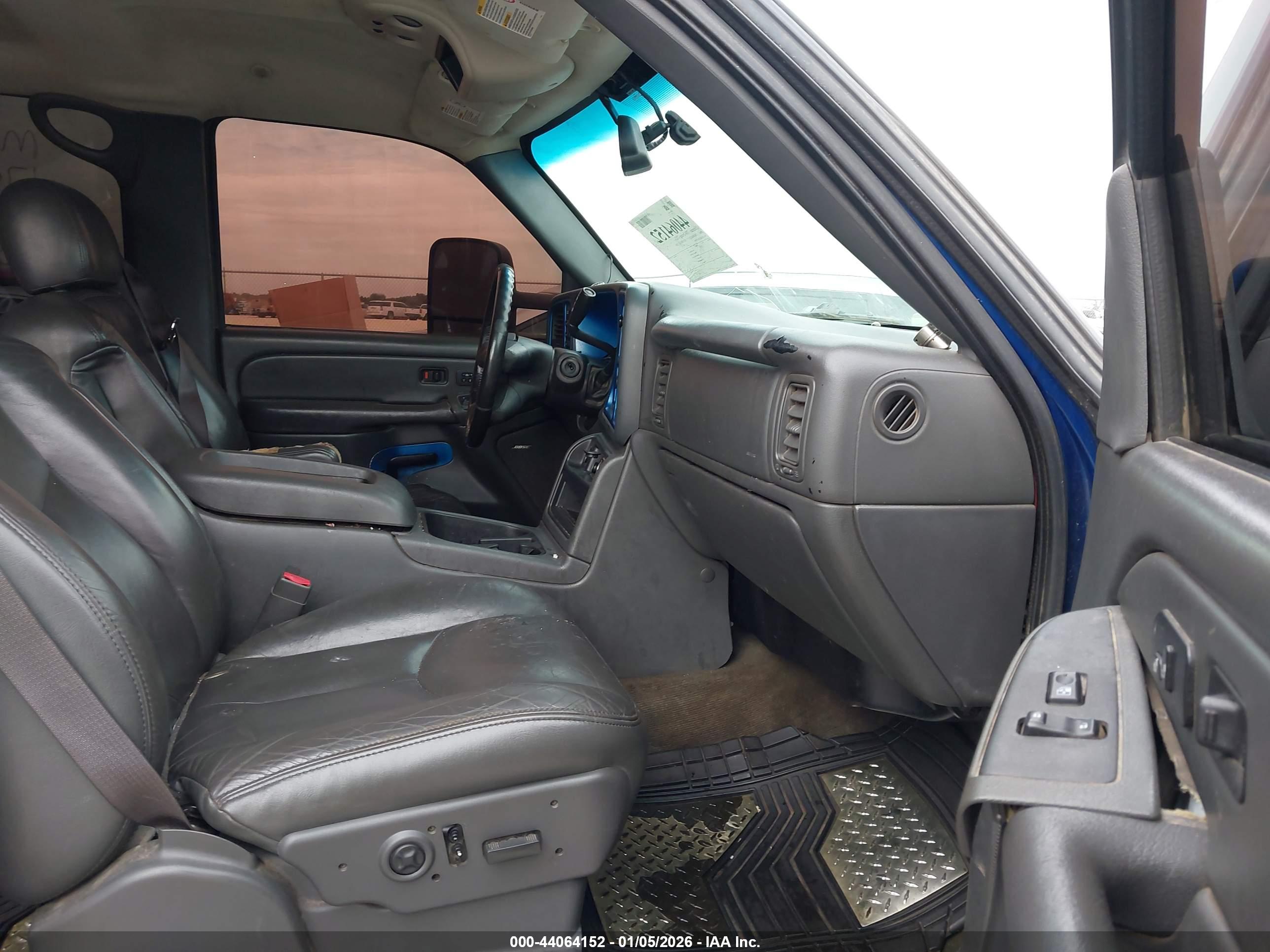 CHEVROLET SILVERADO image 5