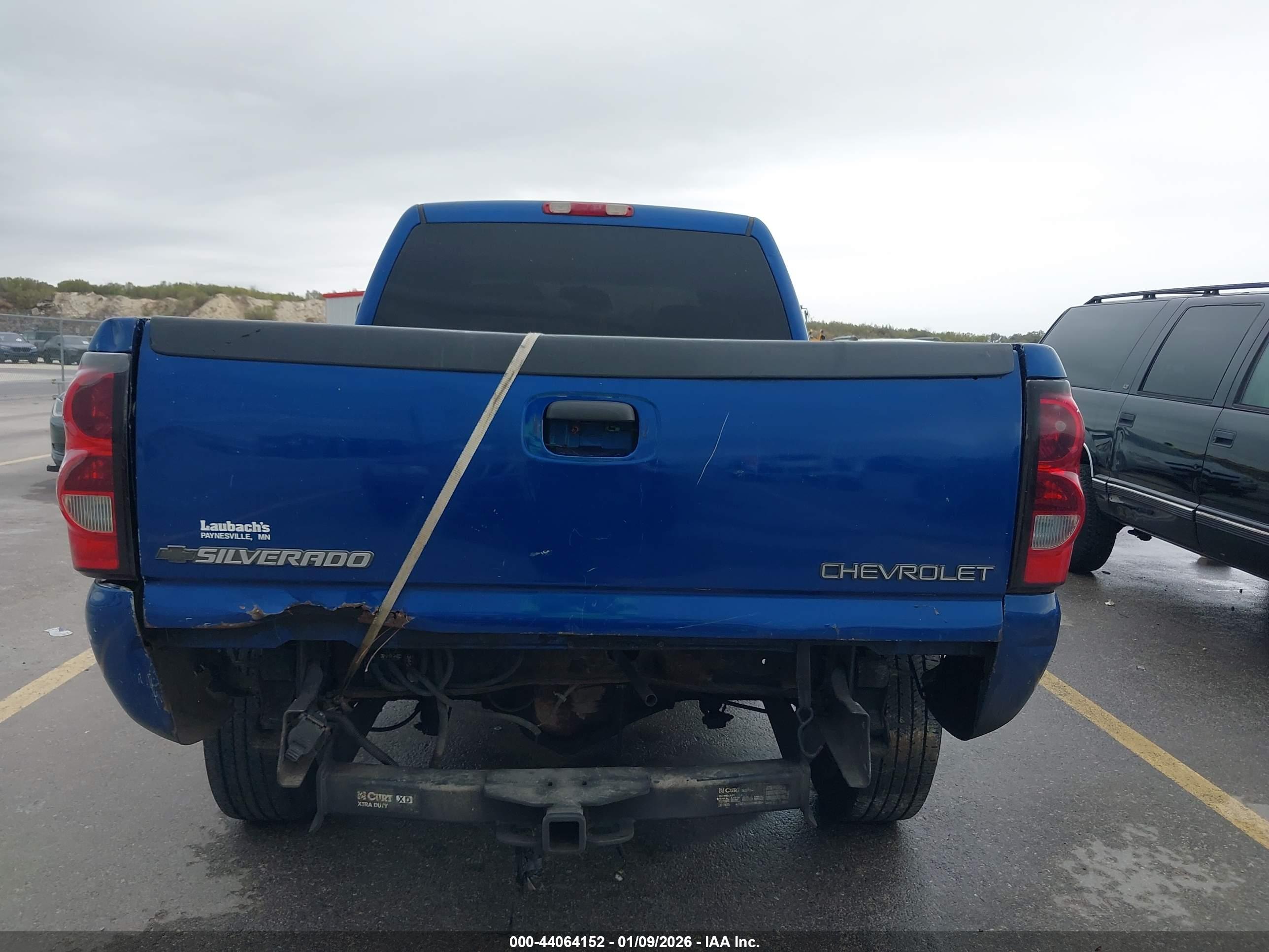 CHEVROLET SILVERADO image 6