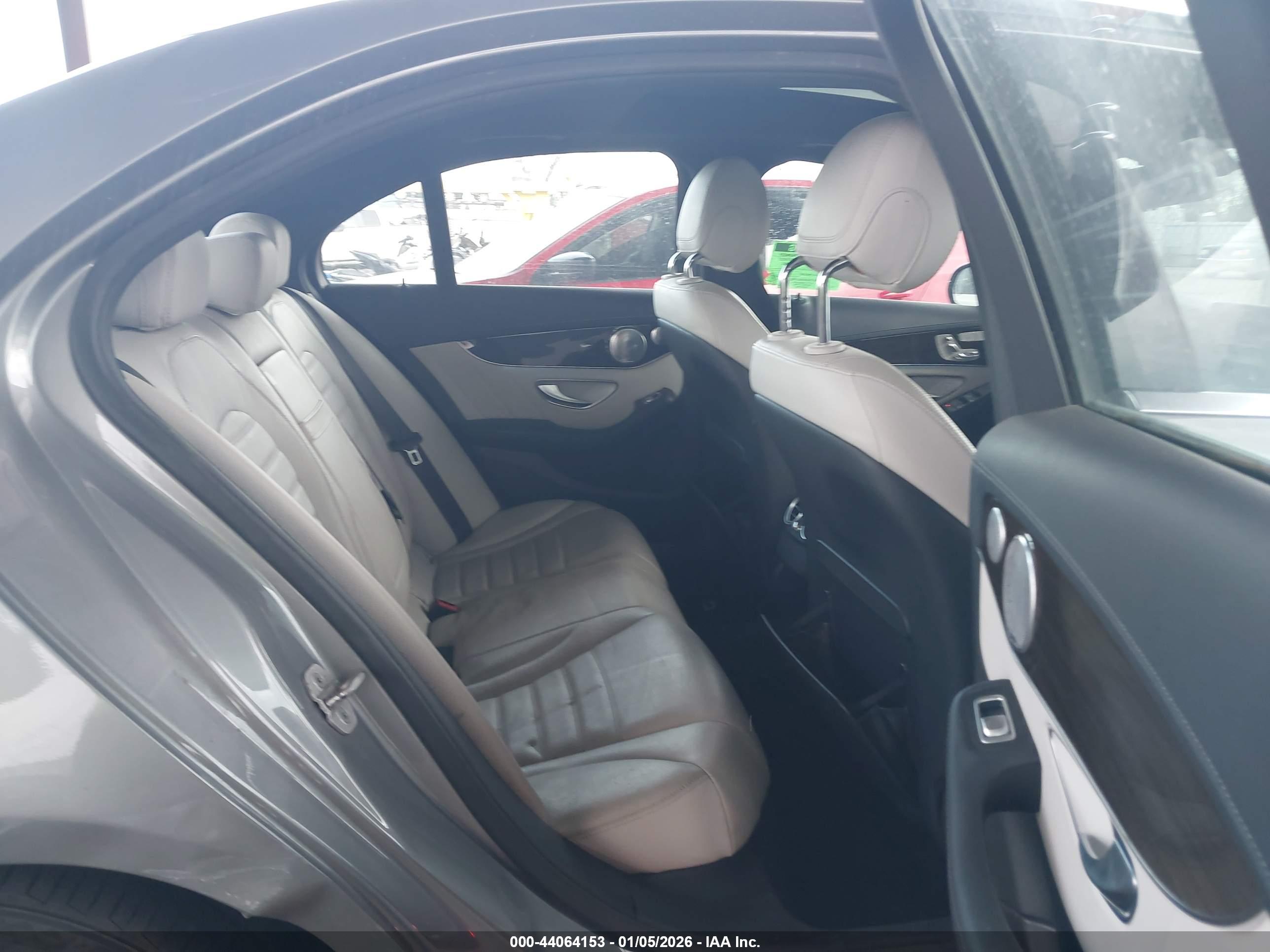 MERCEDES-BENZ C image 8