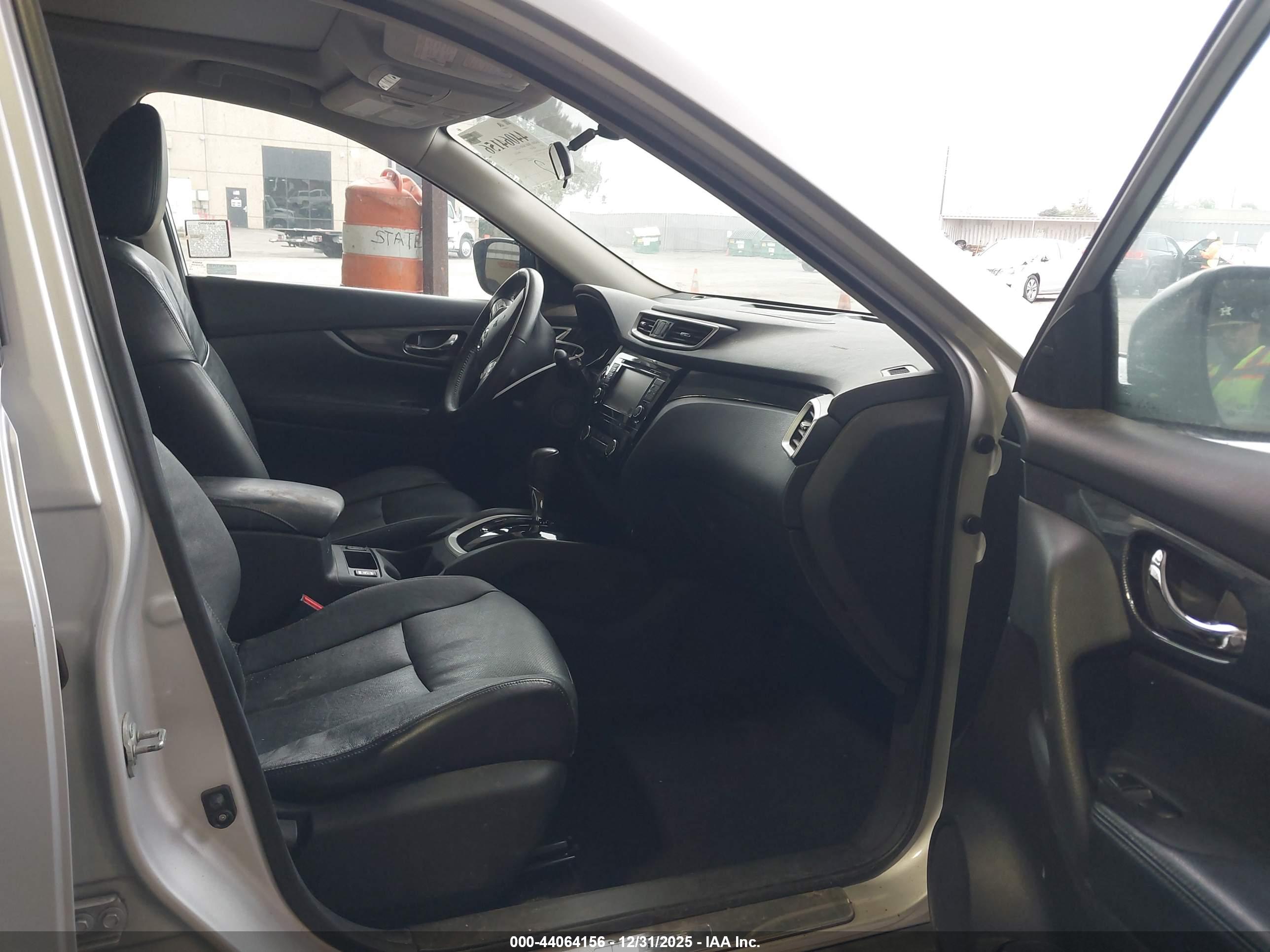 NISSAN ROGUE image 5