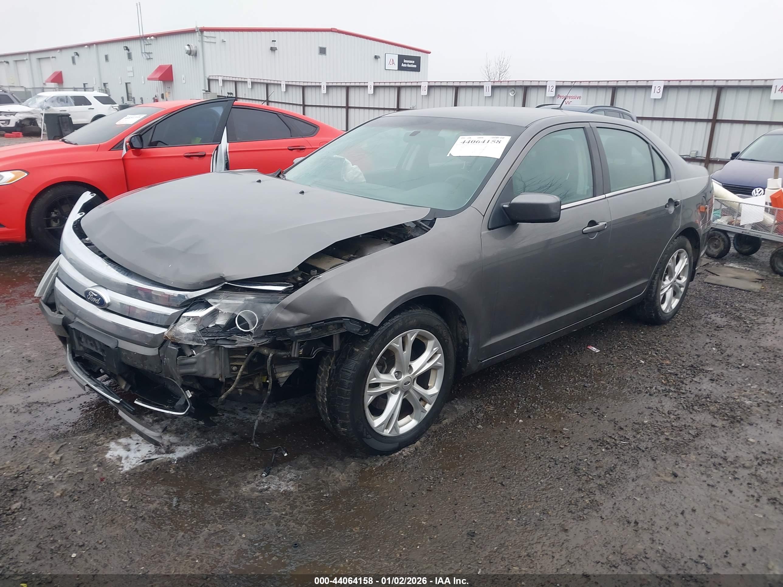 FORD FUSION image 2