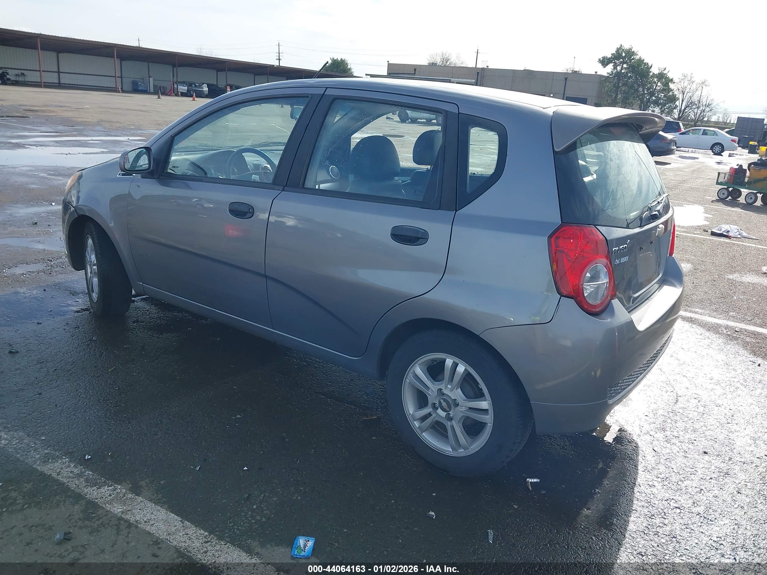 CHEVROLET AVEO image 3