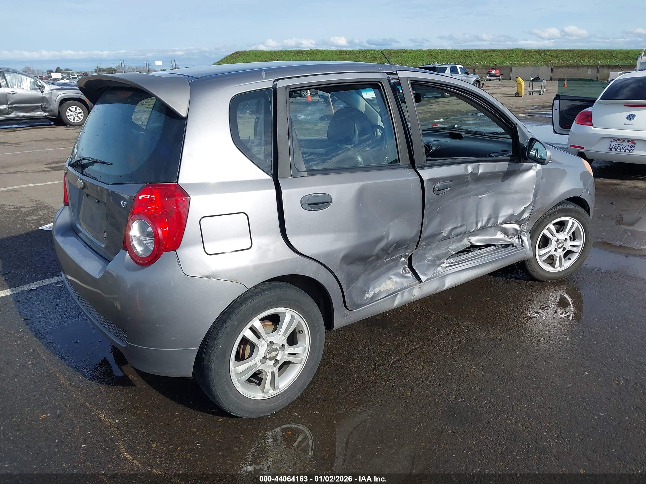 CHEVROLET AVEO image 4