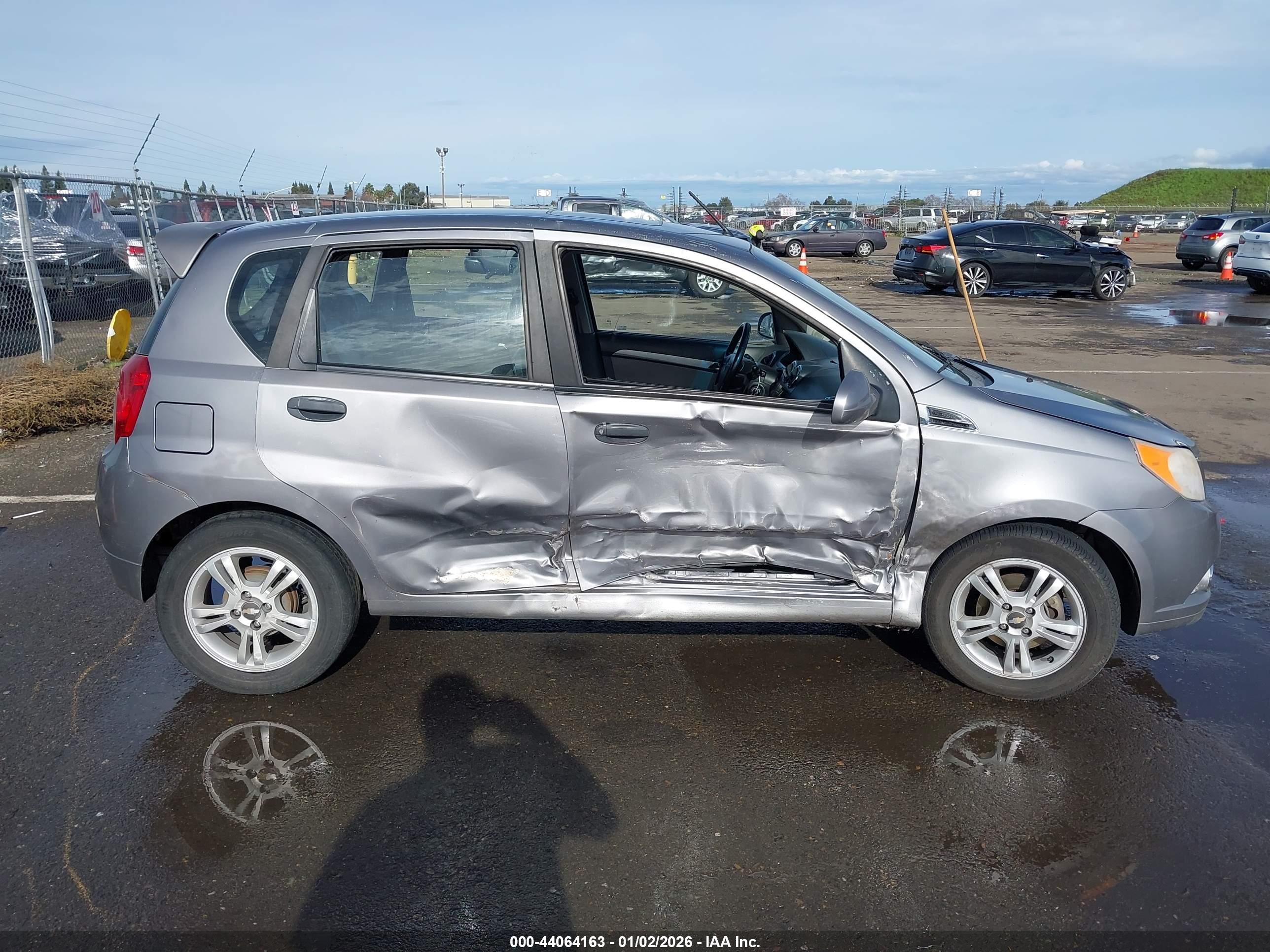 CHEVROLET AVEO image 6