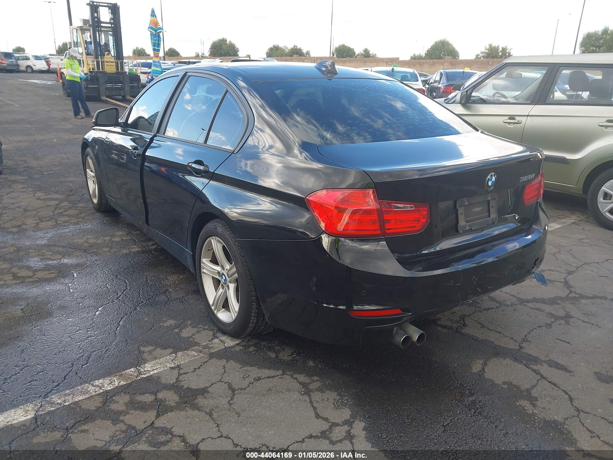 BMW 328I image 3