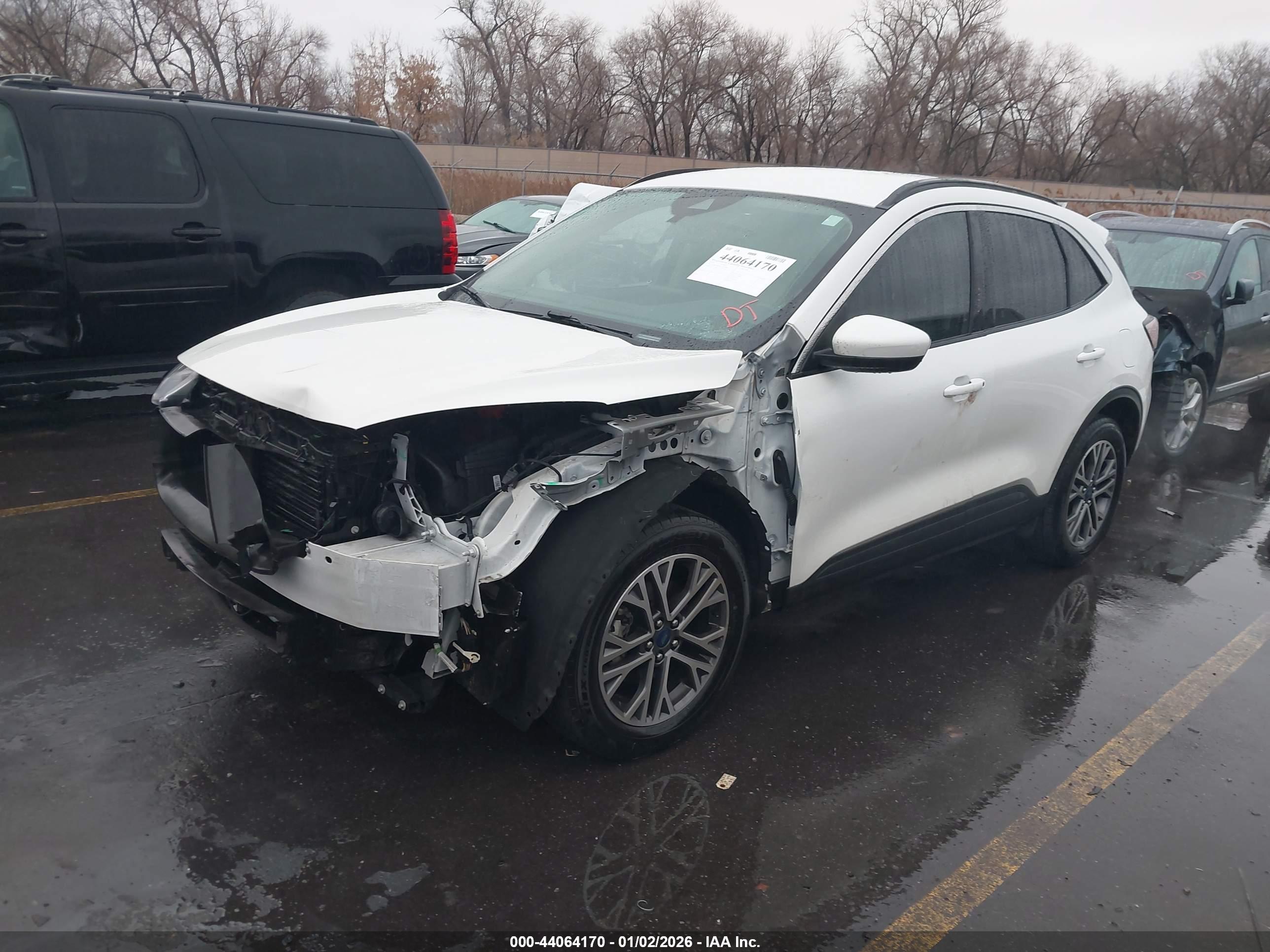 FORD ESCAPE image 2