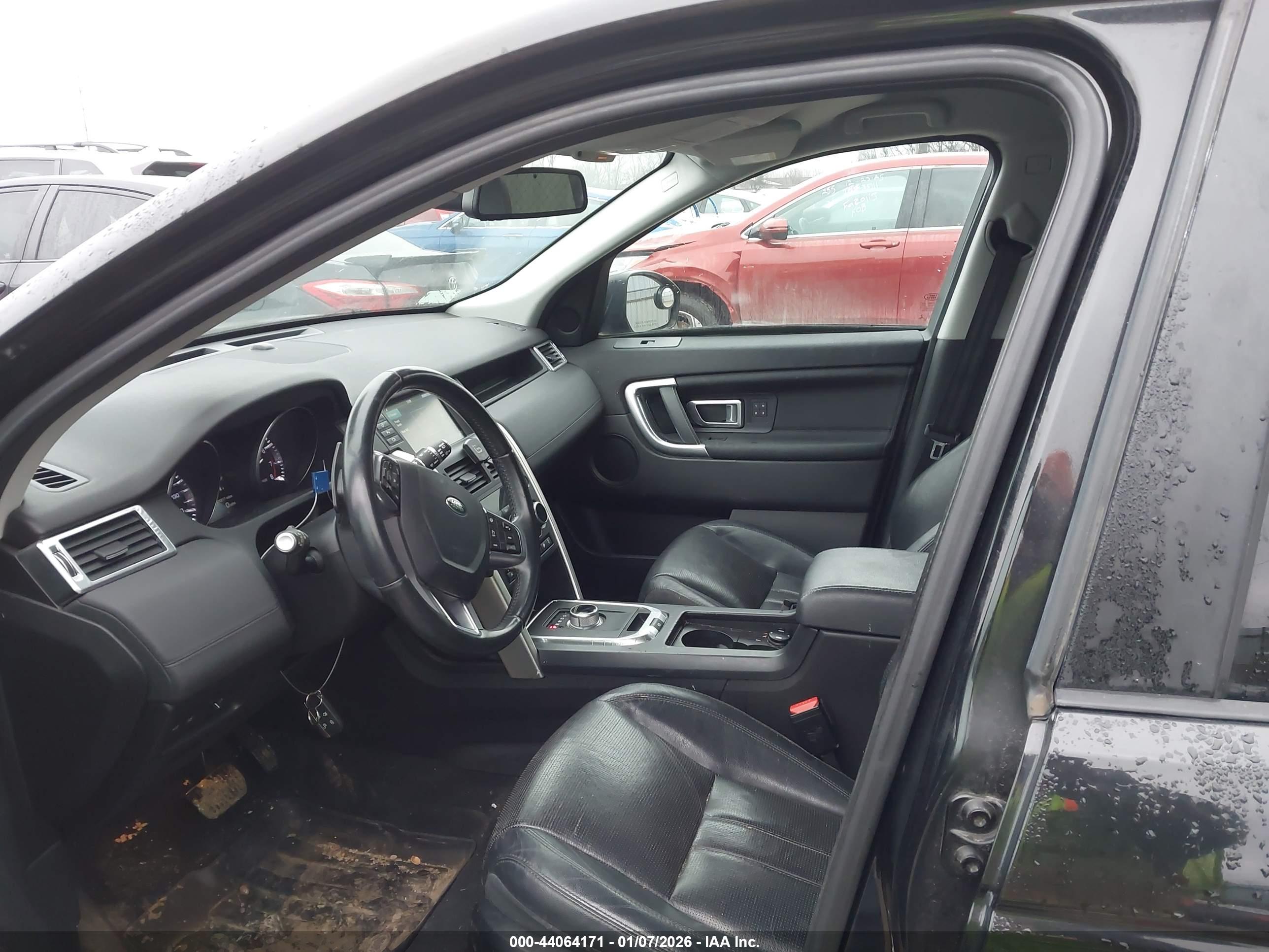 LAND ROVER image 5