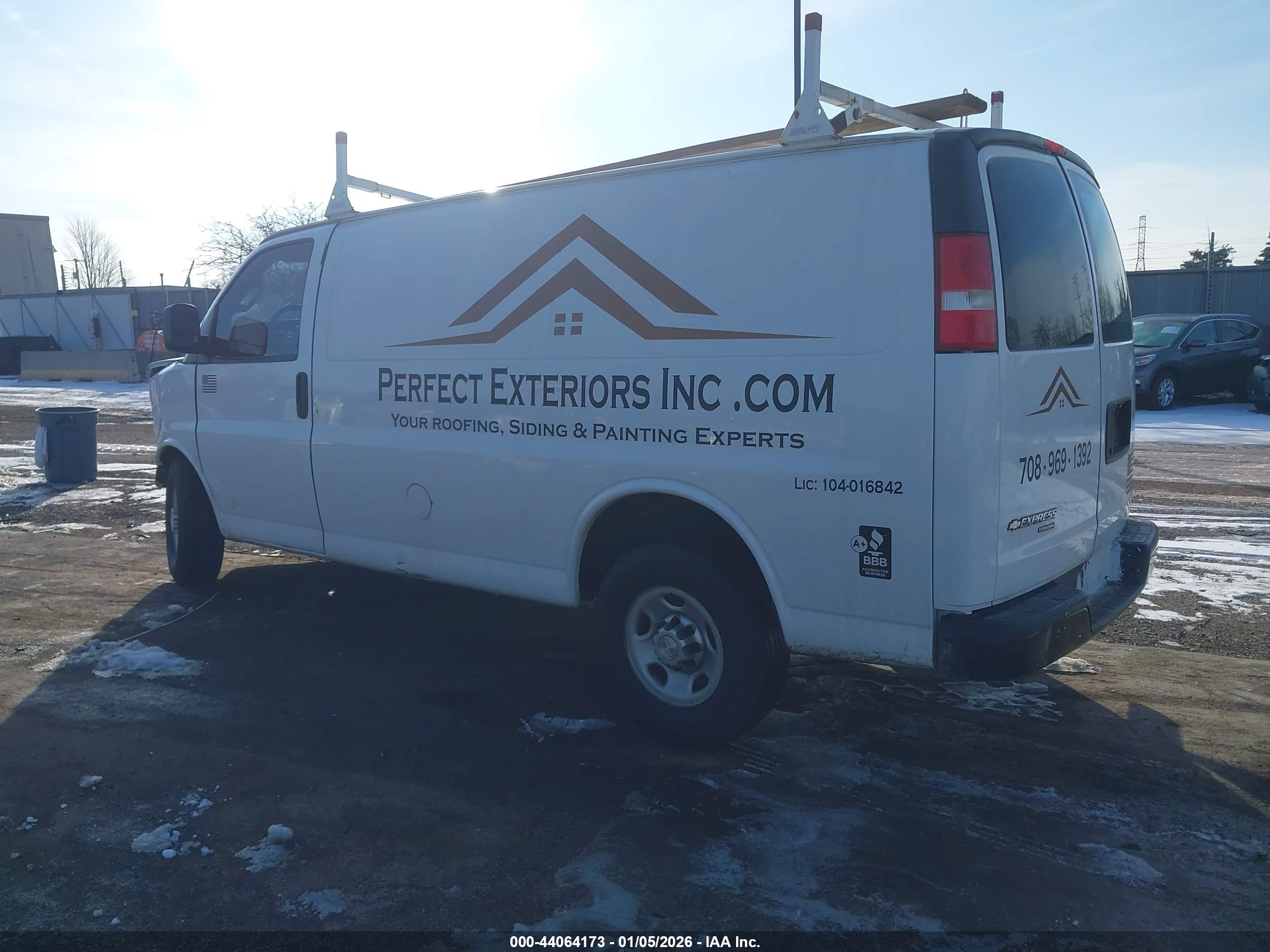 CHEVROLET EXPRESS image 3