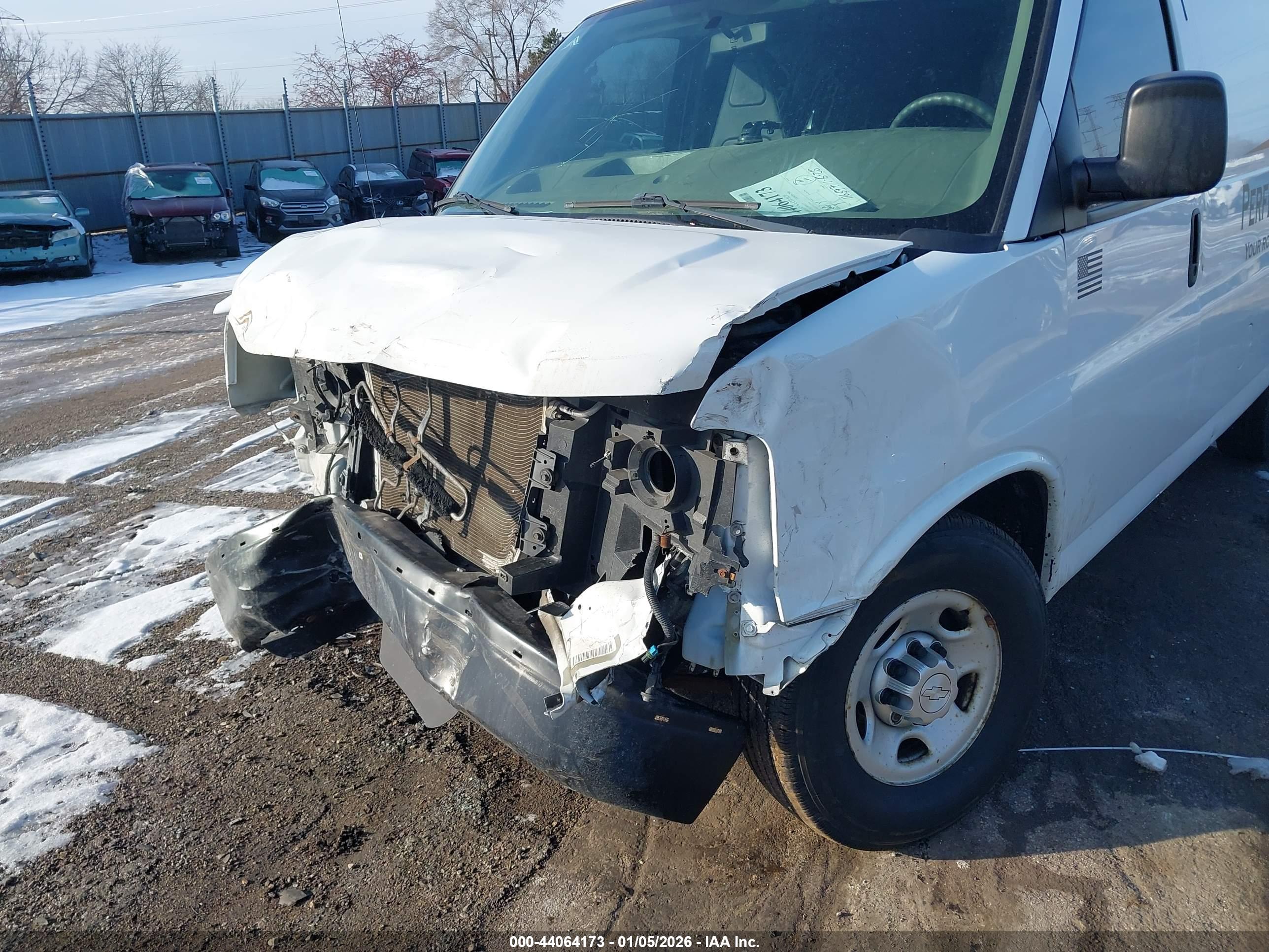 CHEVROLET EXPRESS image 6