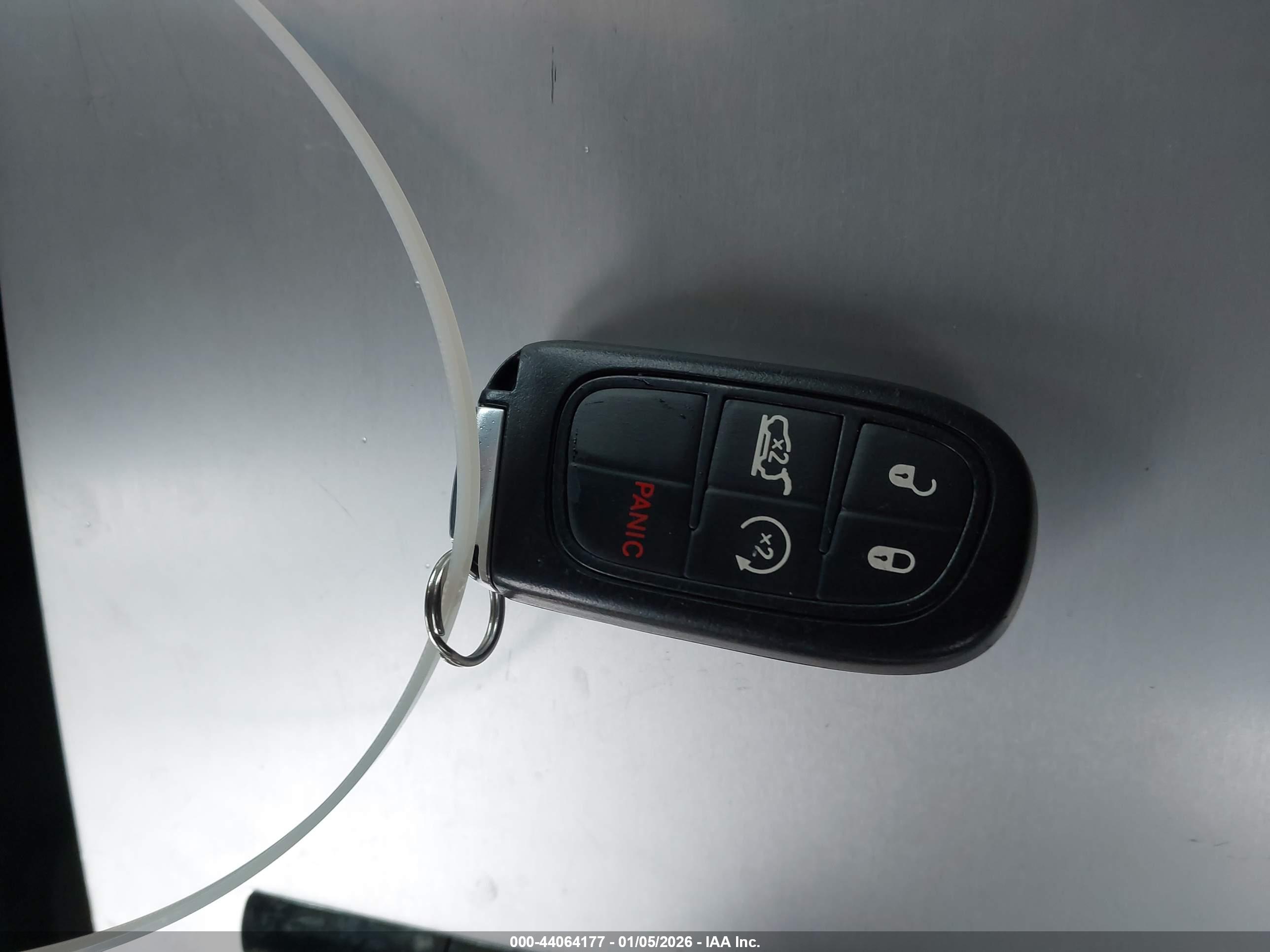 JEEP CHEROKEE image 11
