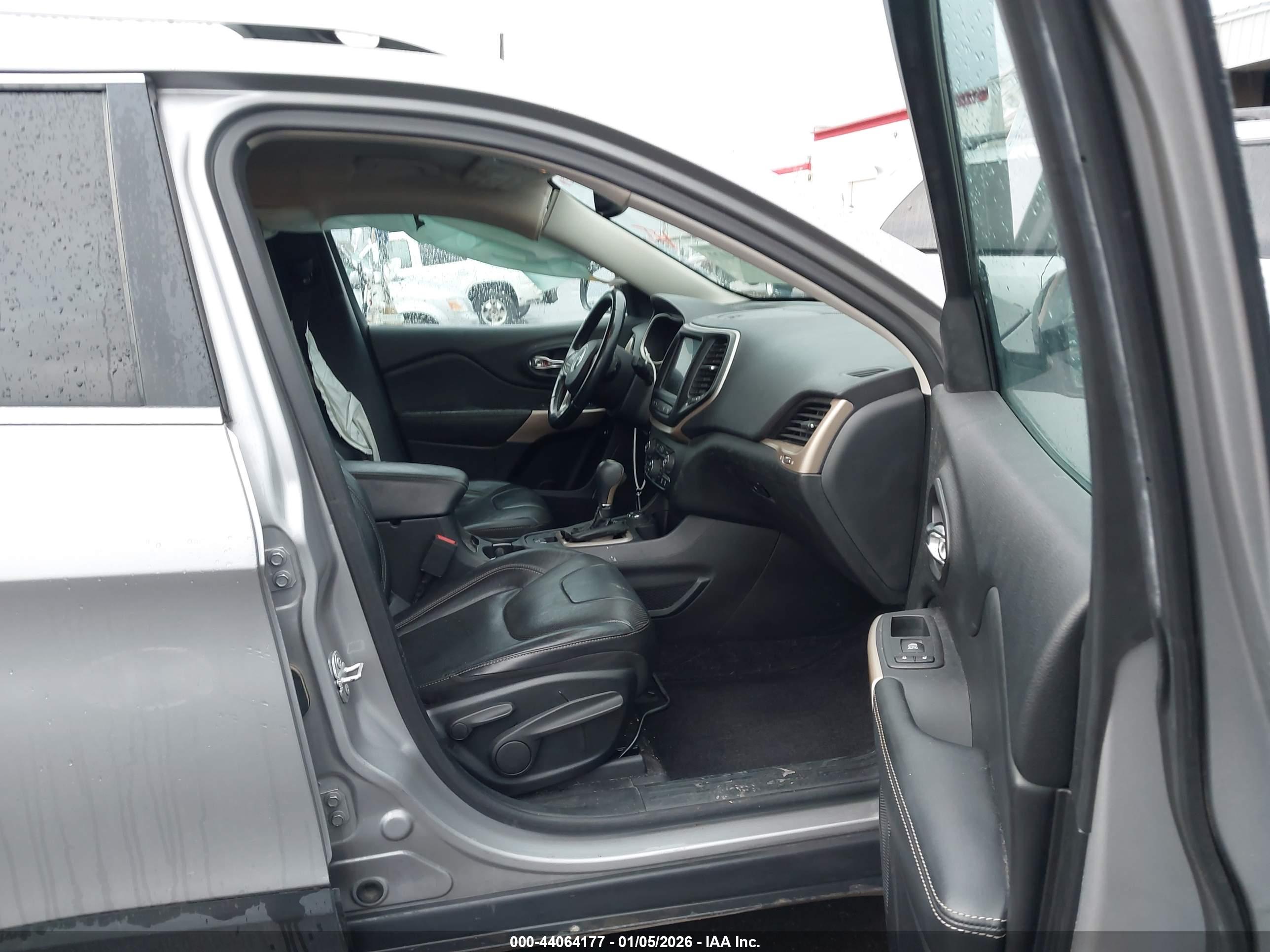 JEEP CHEROKEE image 5