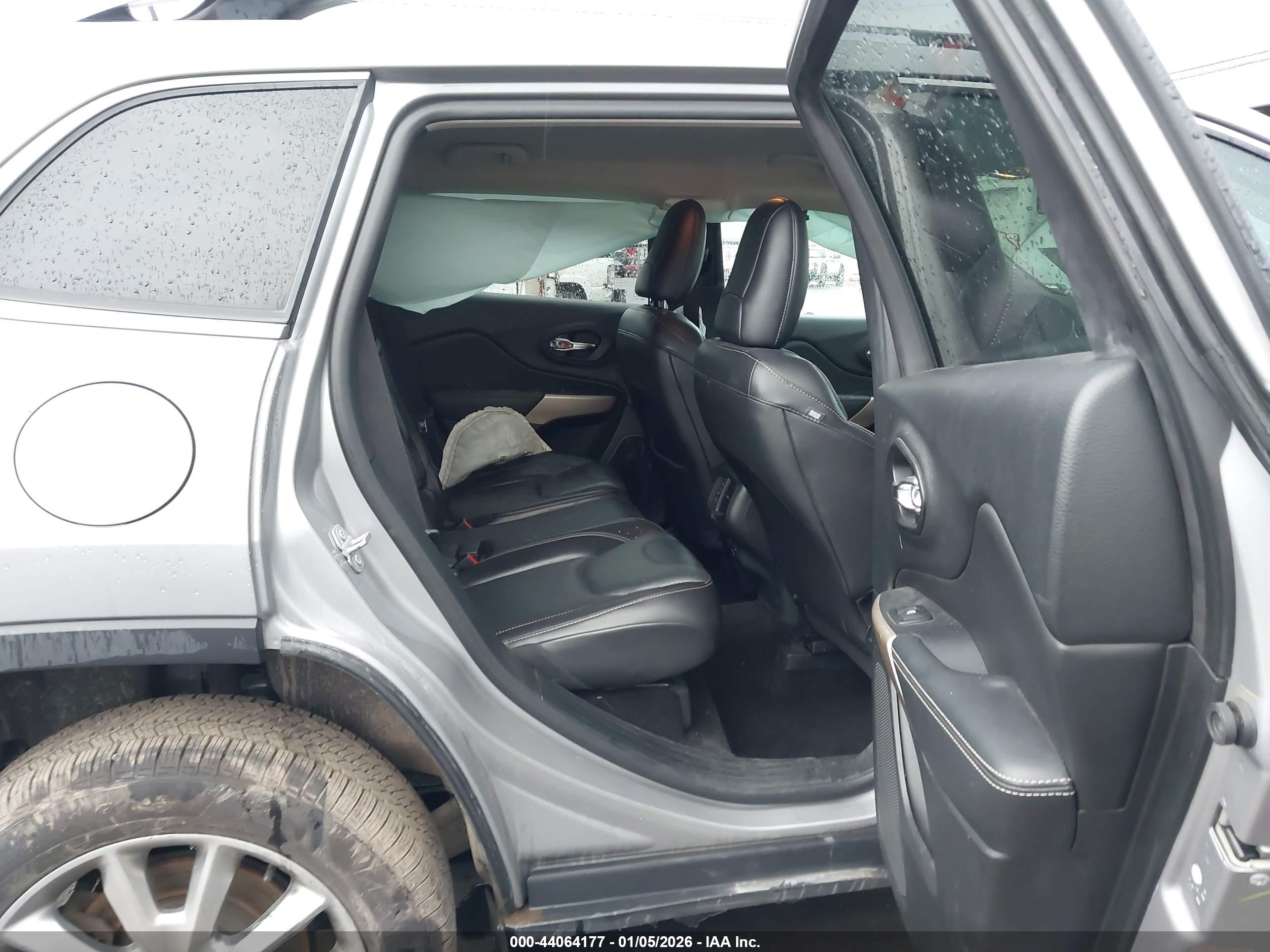 JEEP CHEROKEE image 8