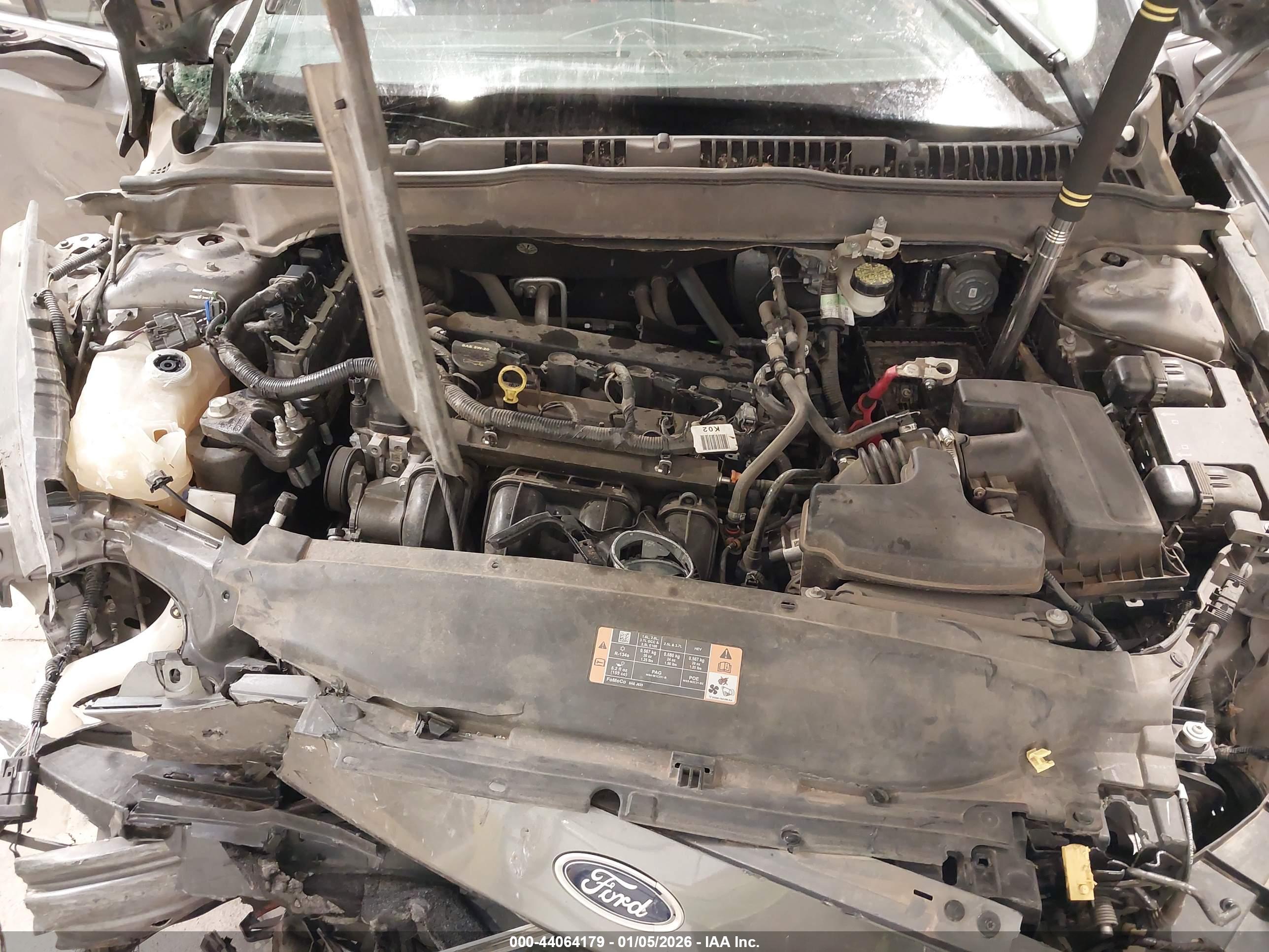 FORD FUSION image 10
