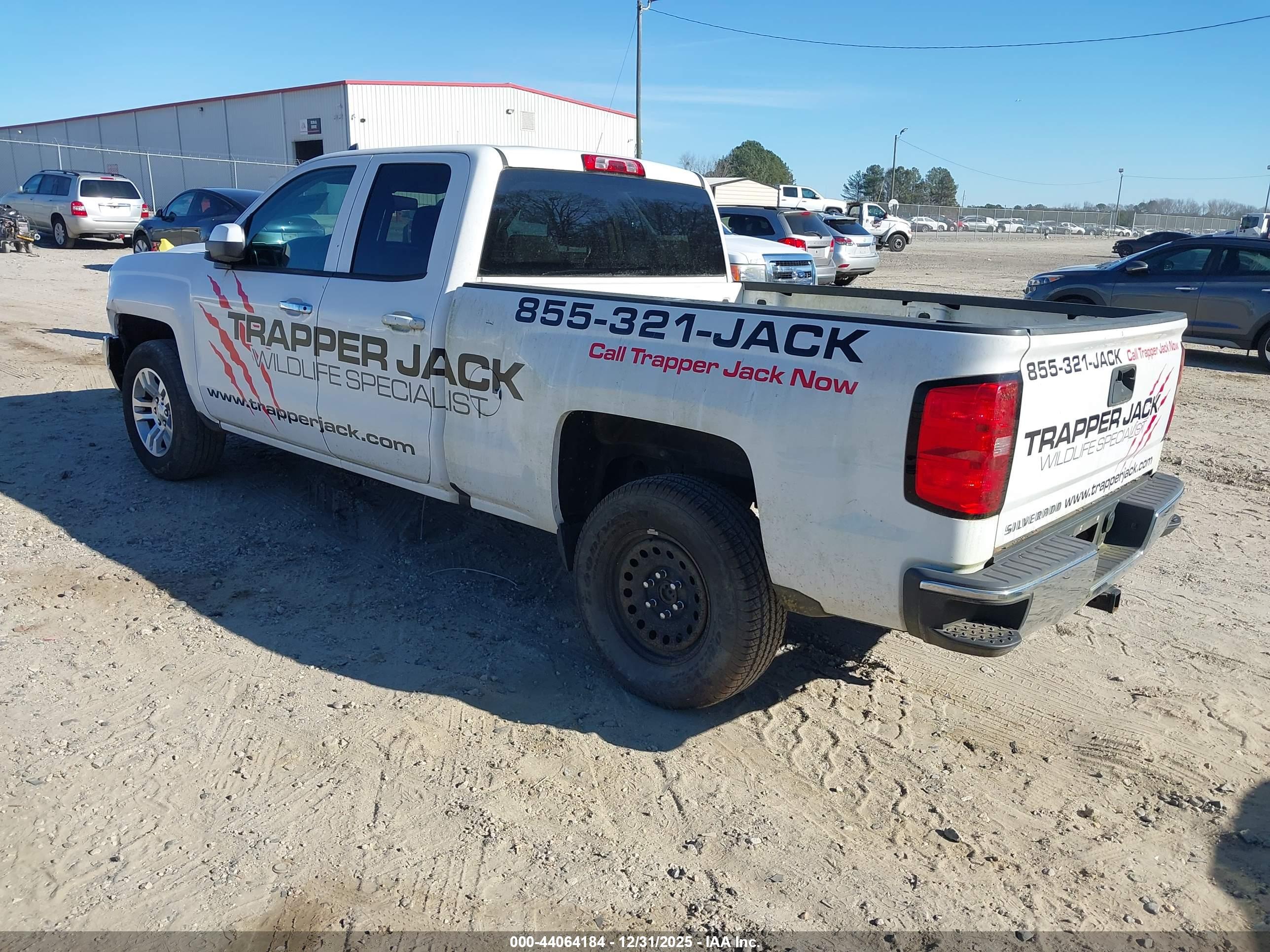 CHEVROLET SILVERADO image 3