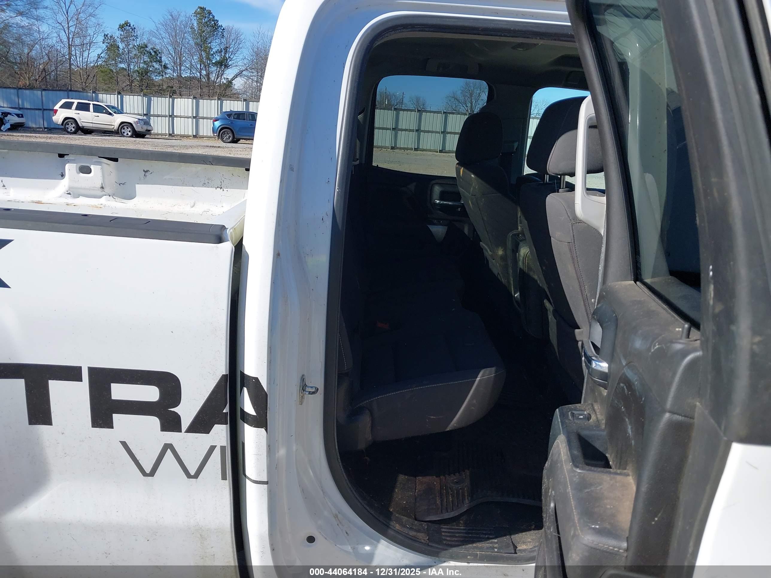 CHEVROLET SILVERADO image 8
