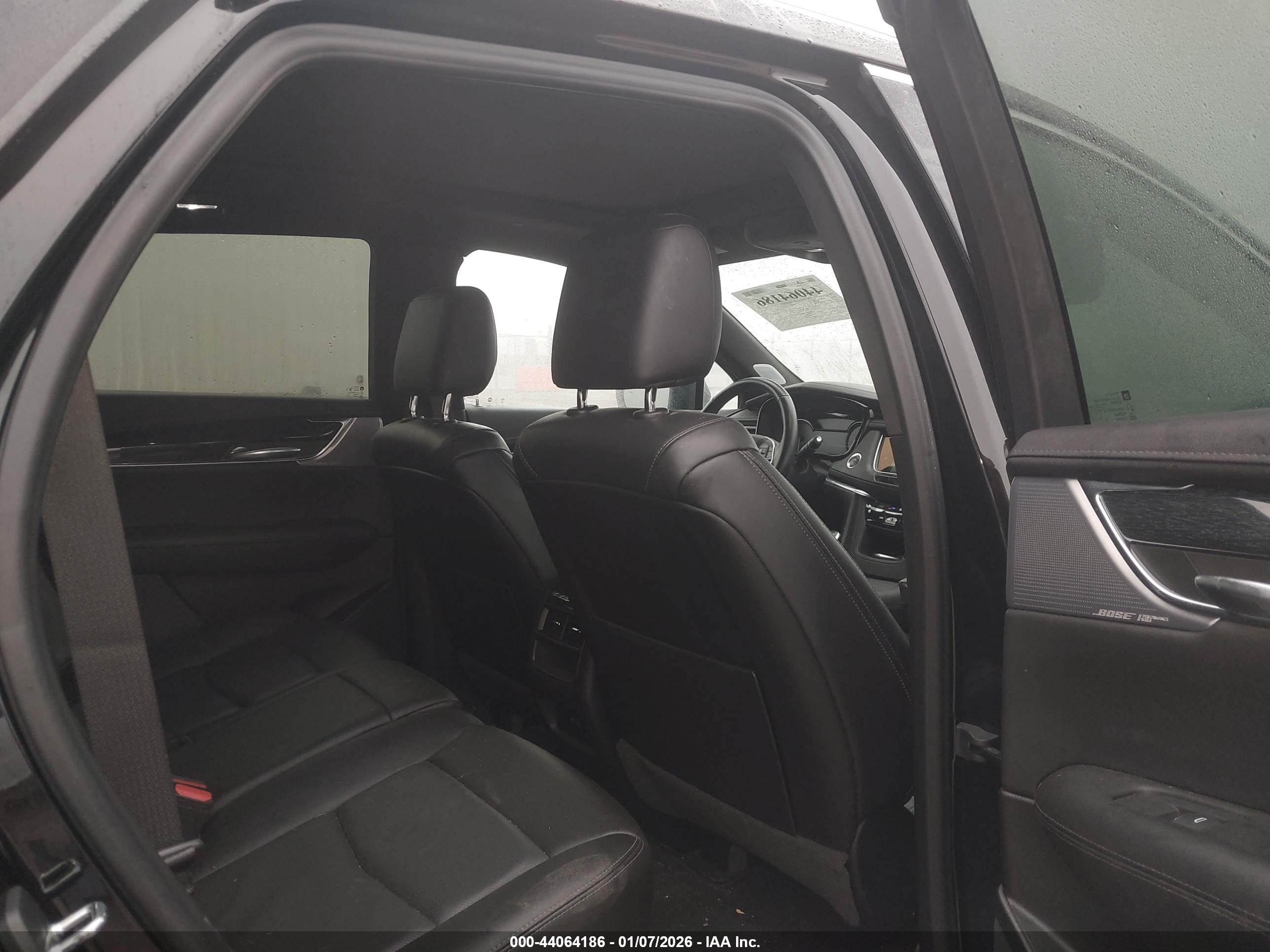 CADILLAC XT5 image 8