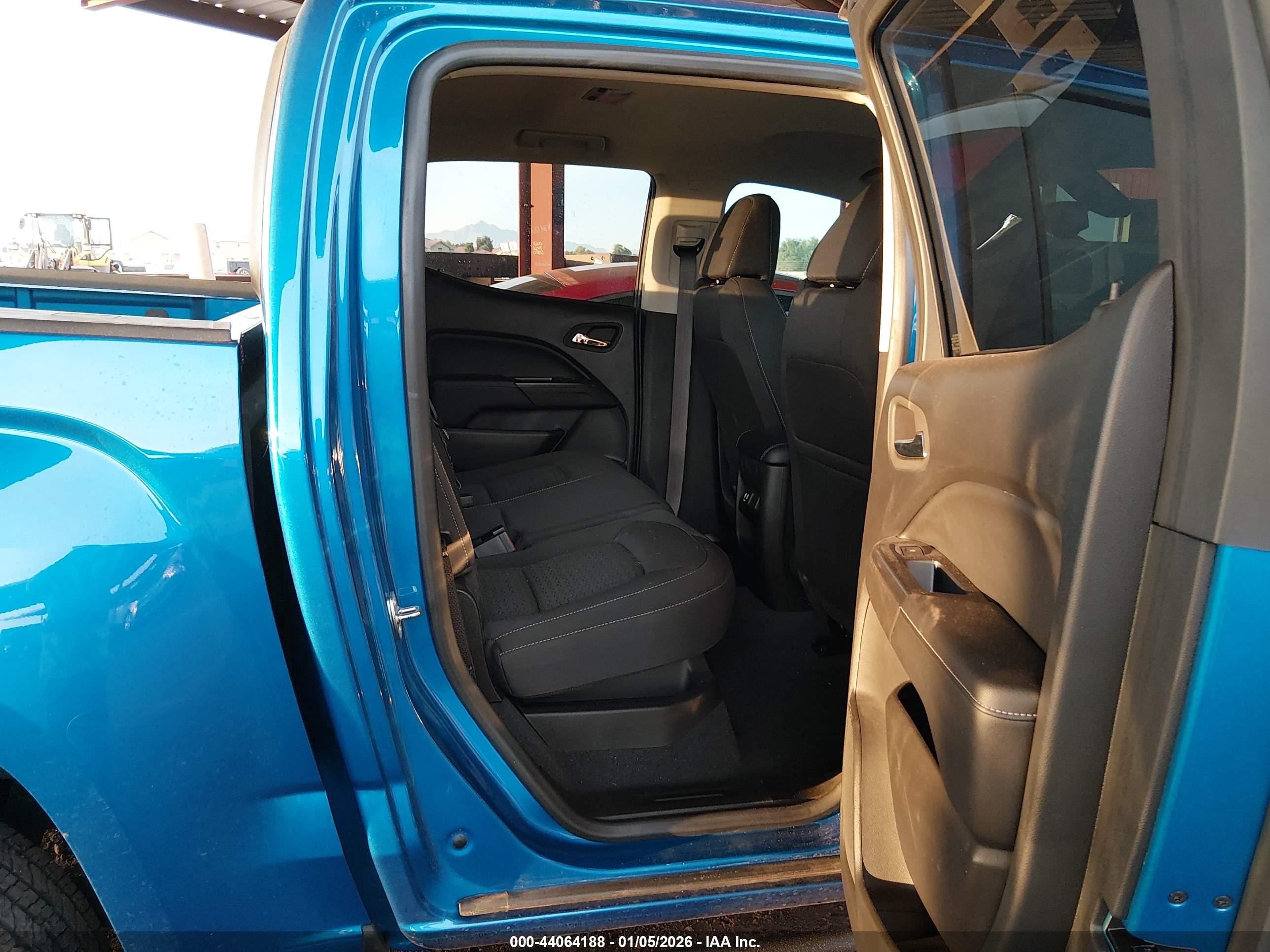 GMC CANYON image 8