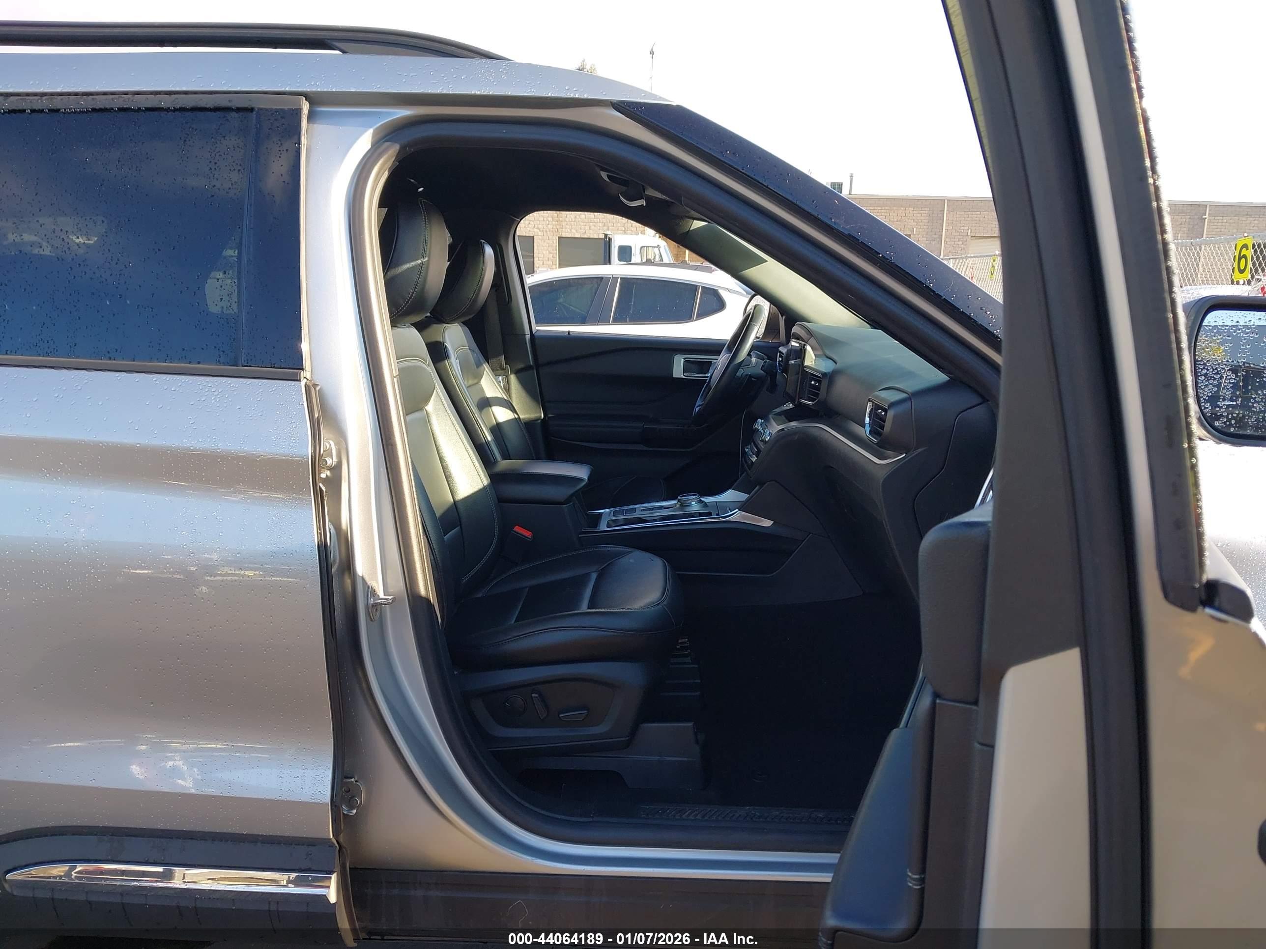 FORD EXPLORER image 5