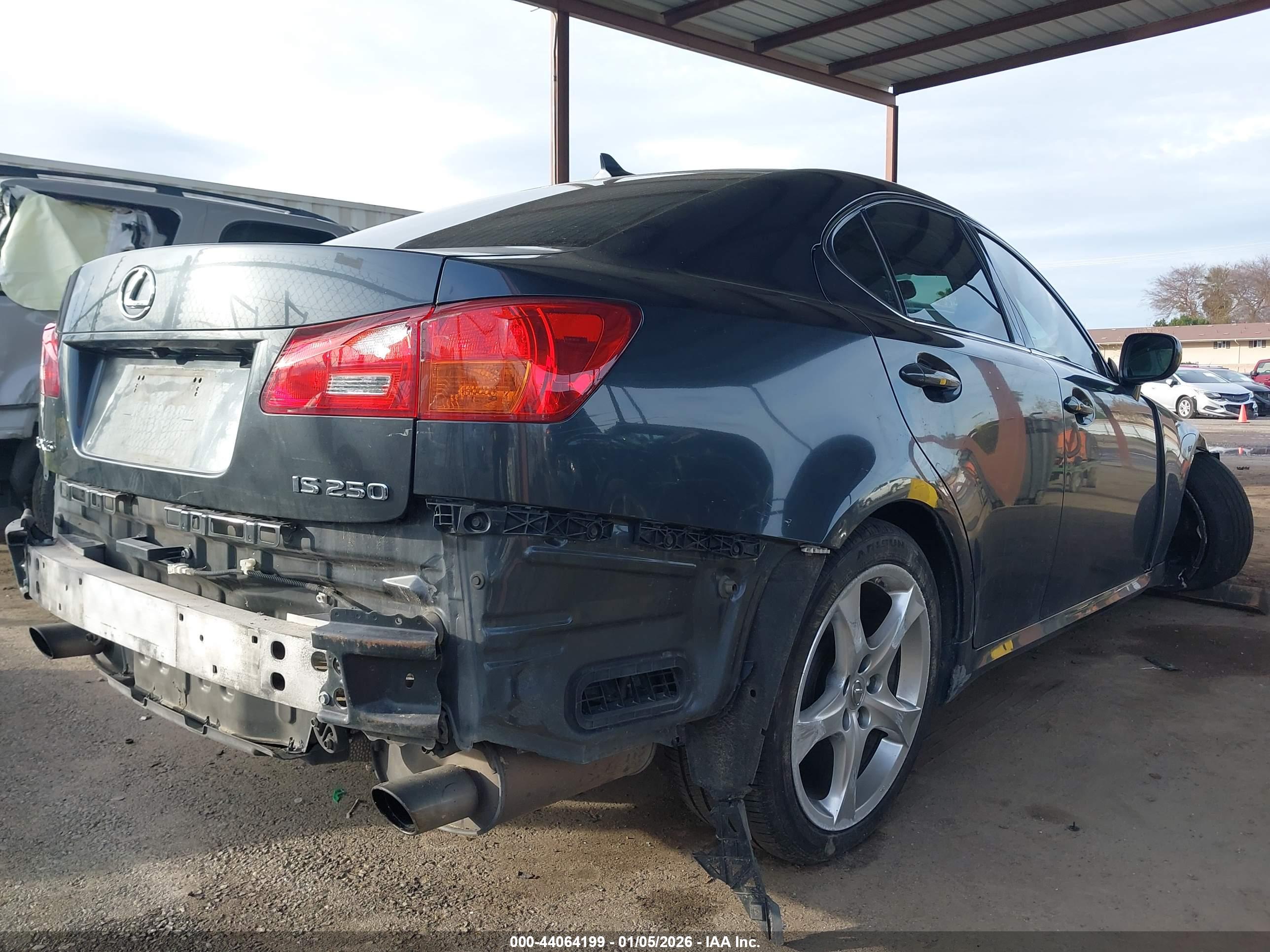LEXUS IS image 4