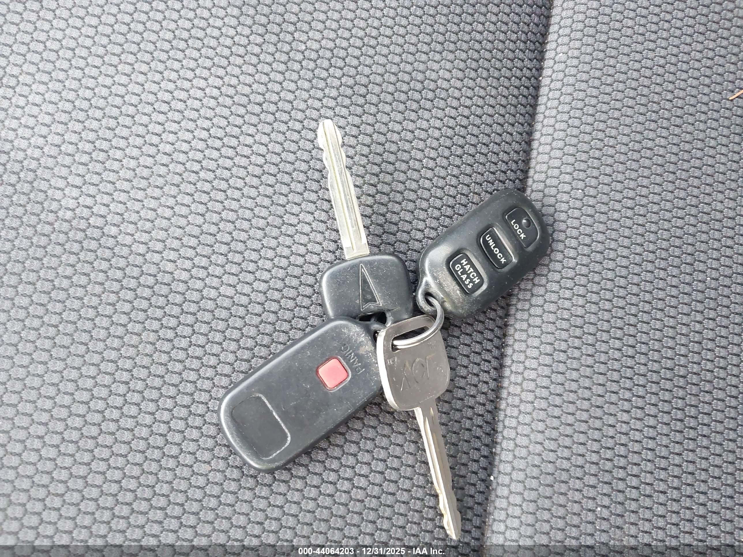 PONTIAC VIBE image 11