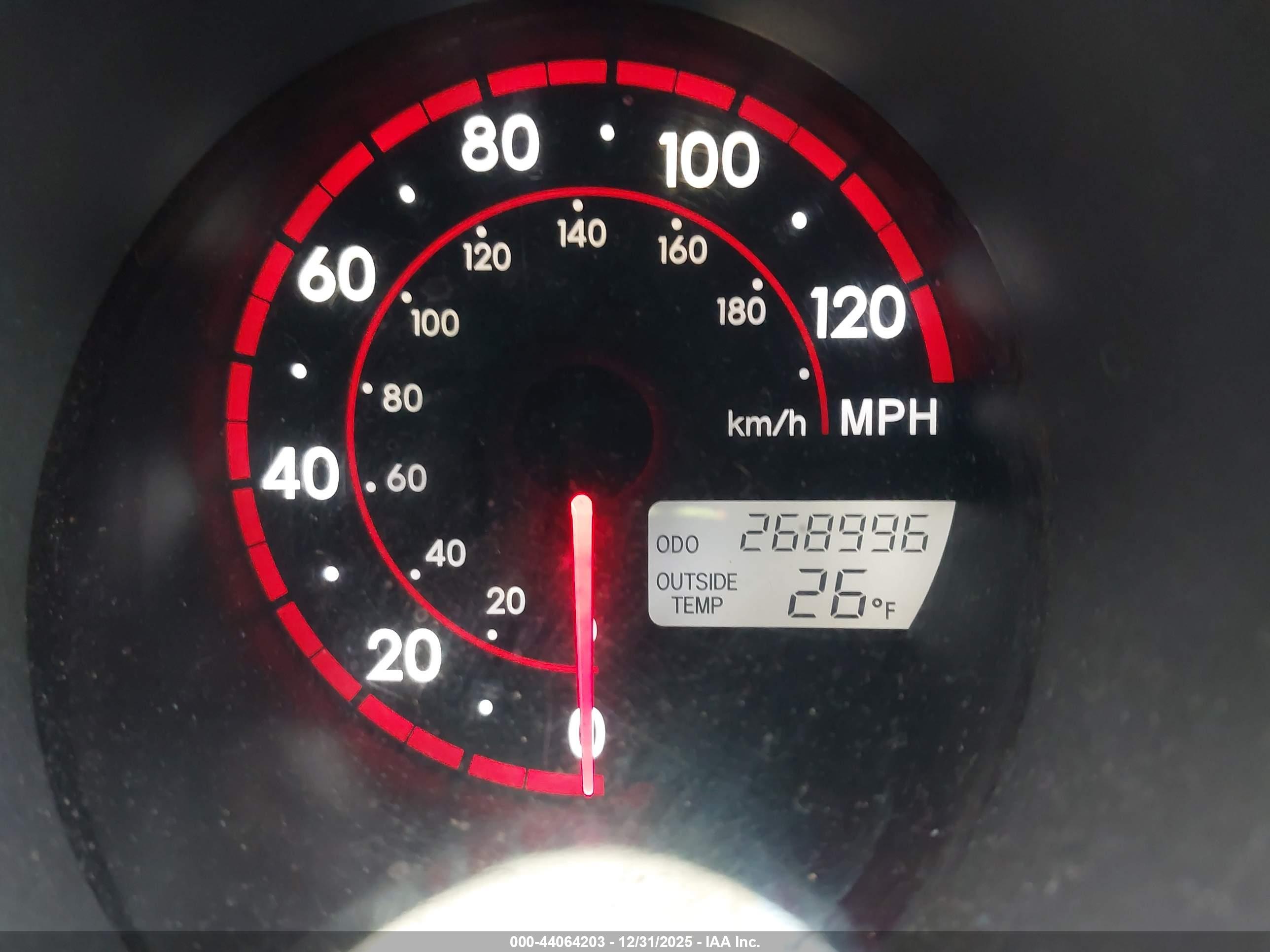 PONTIAC VIBE image 7
