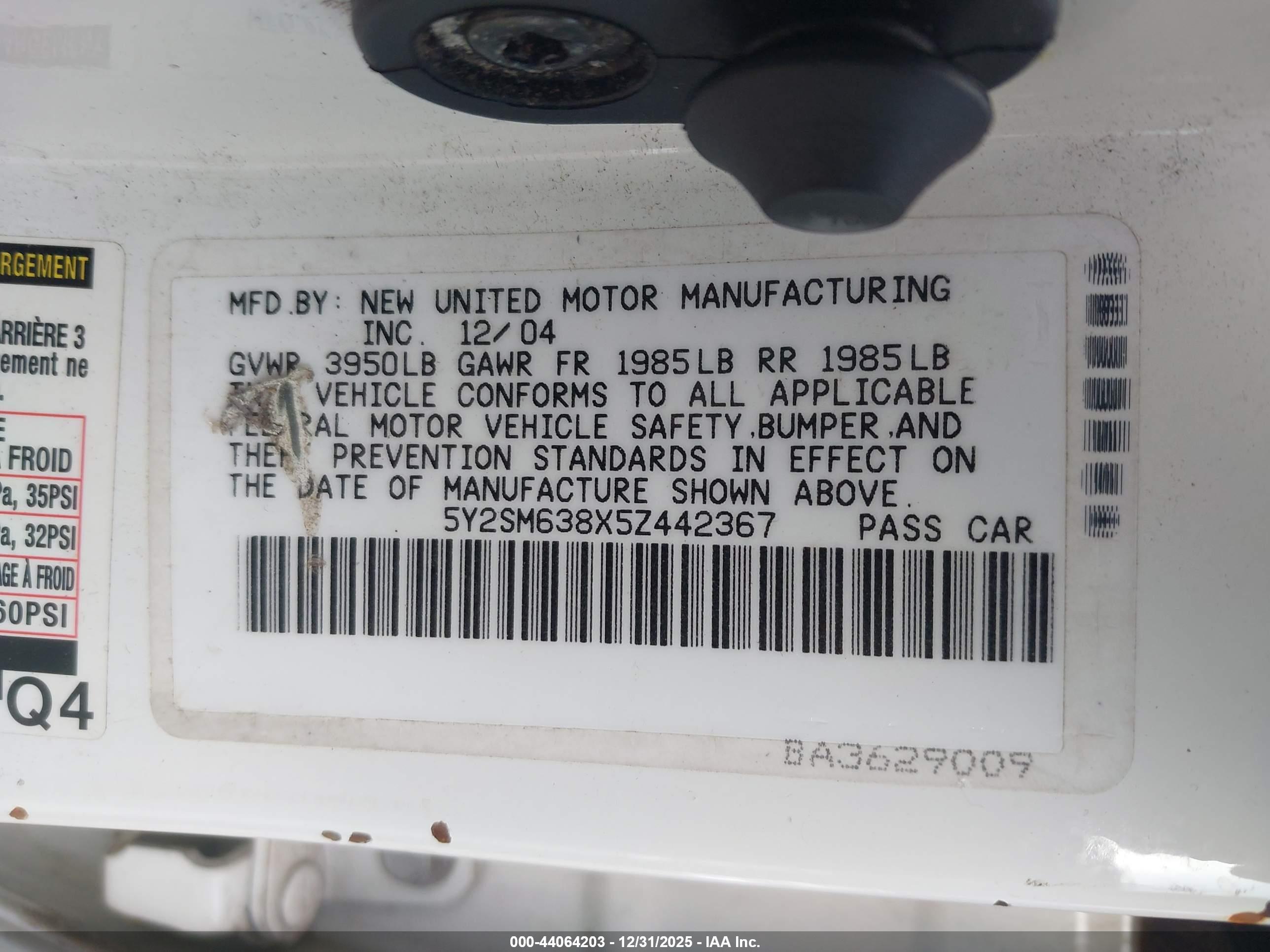 PONTIAC VIBE image 9