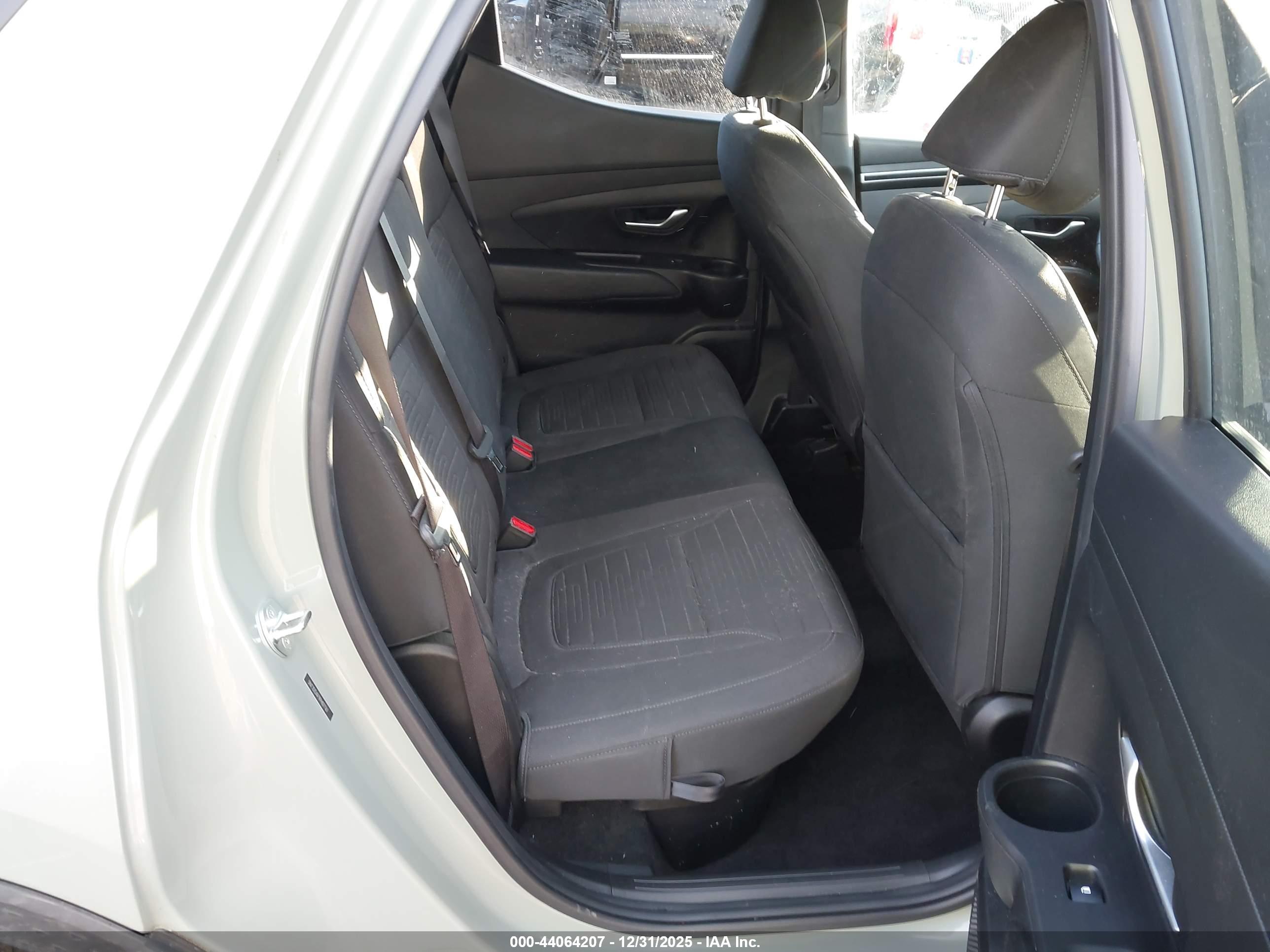 HYUNDAI SANTA image 8