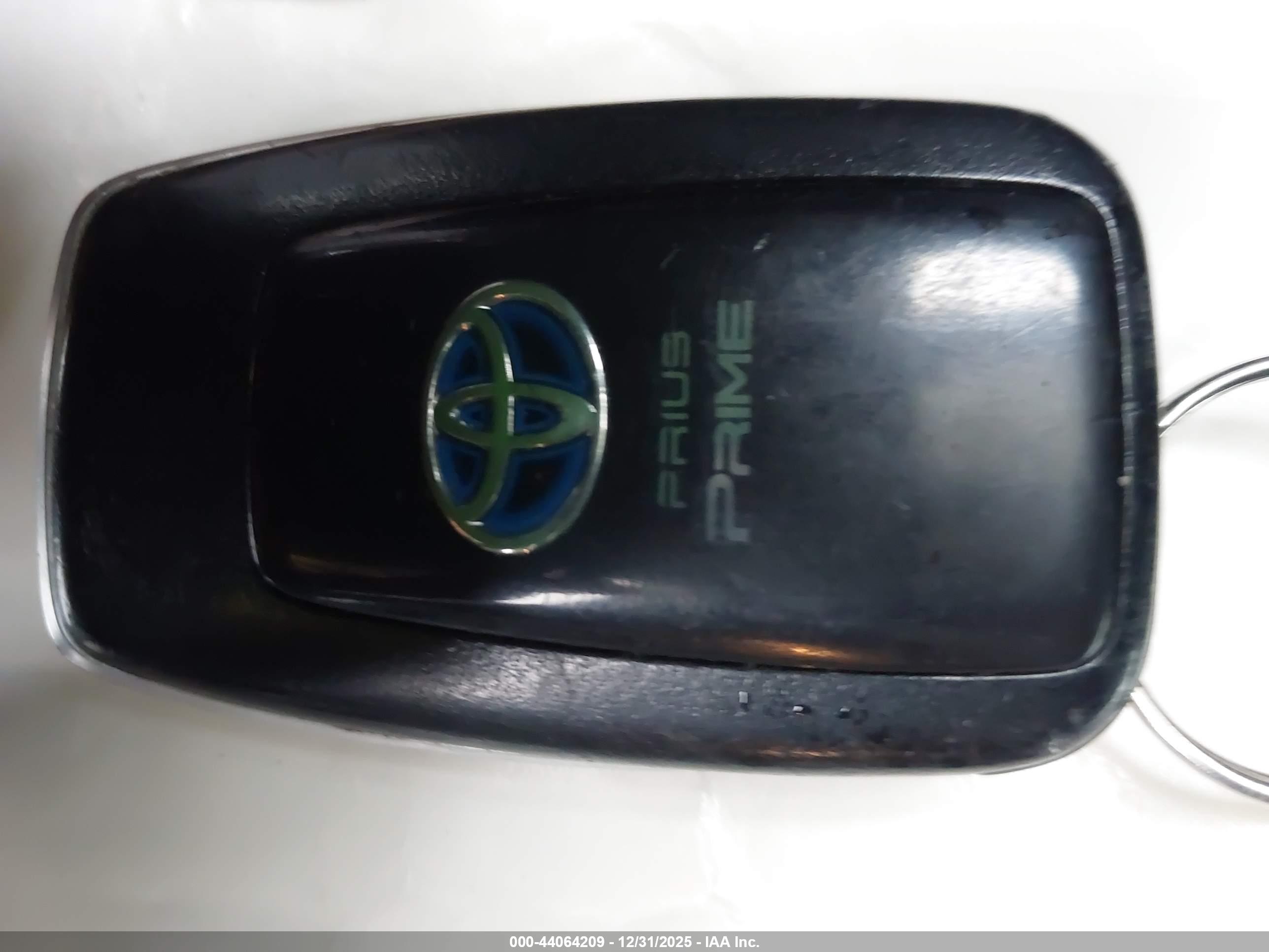 TOYOTA PRIUS image 11