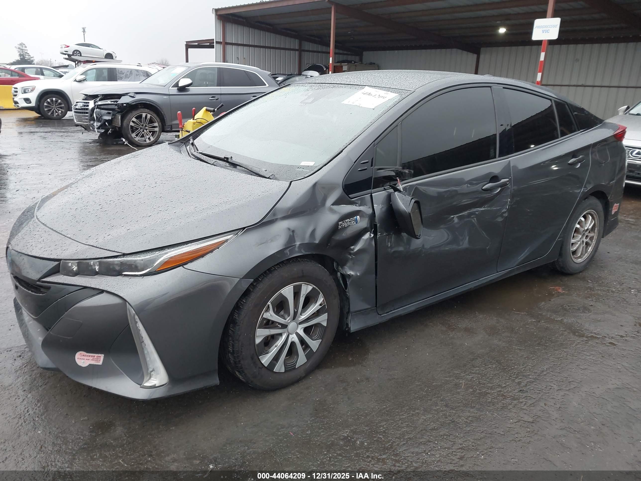 TOYOTA PRIUS image 2