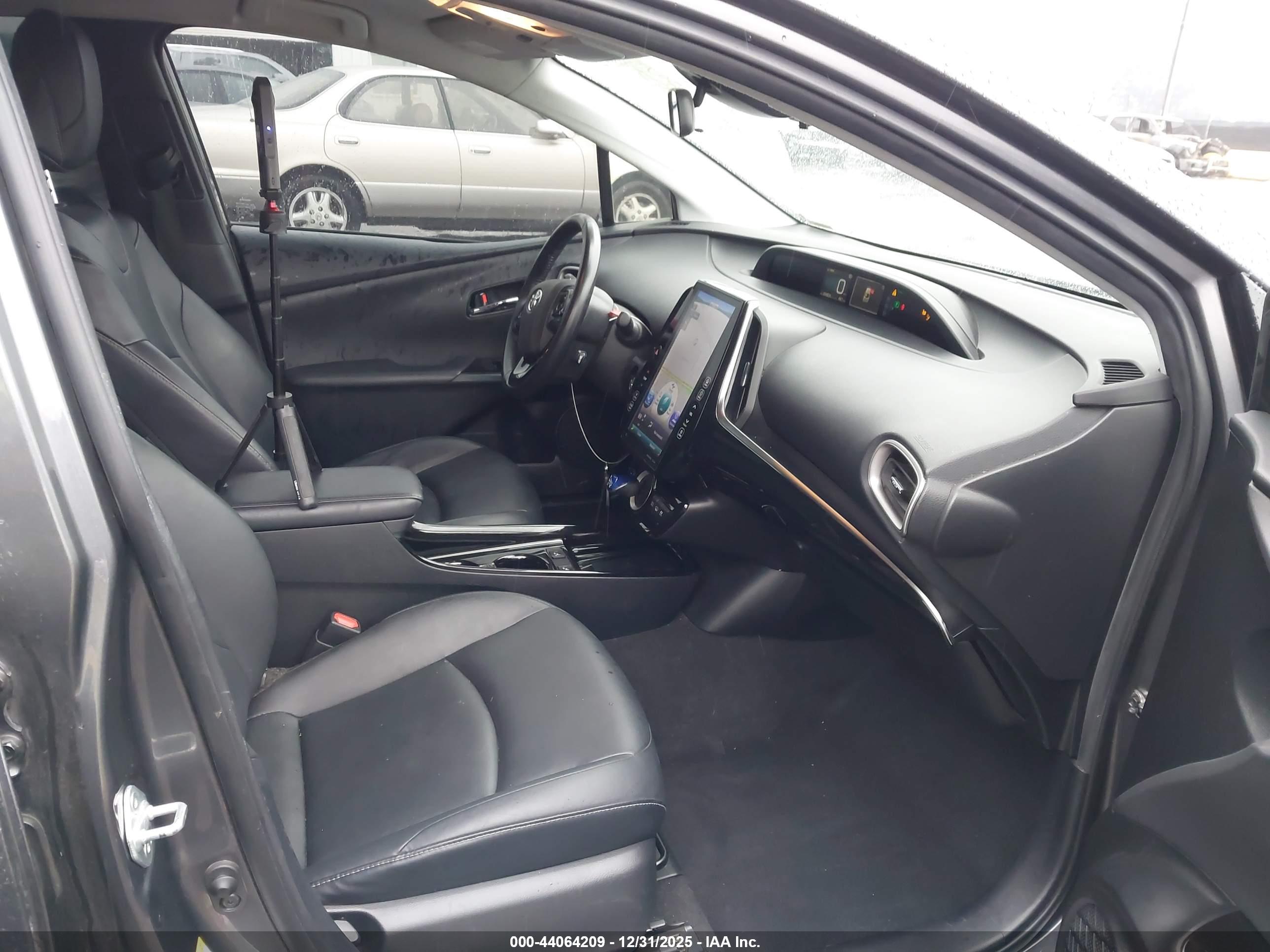 TOYOTA PRIUS image 5