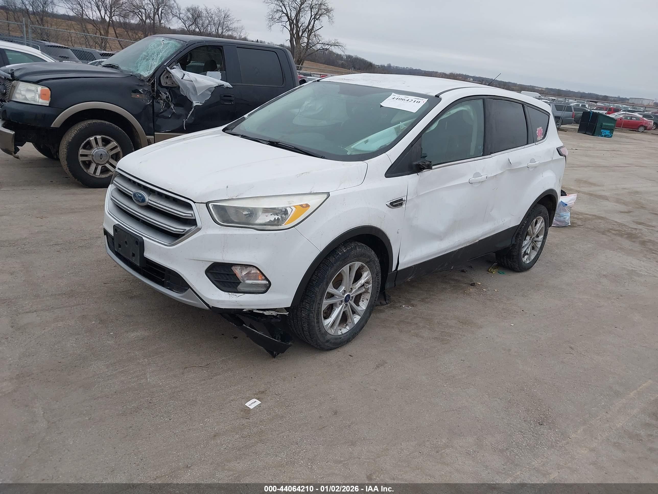 FORD ESCAPE image 2