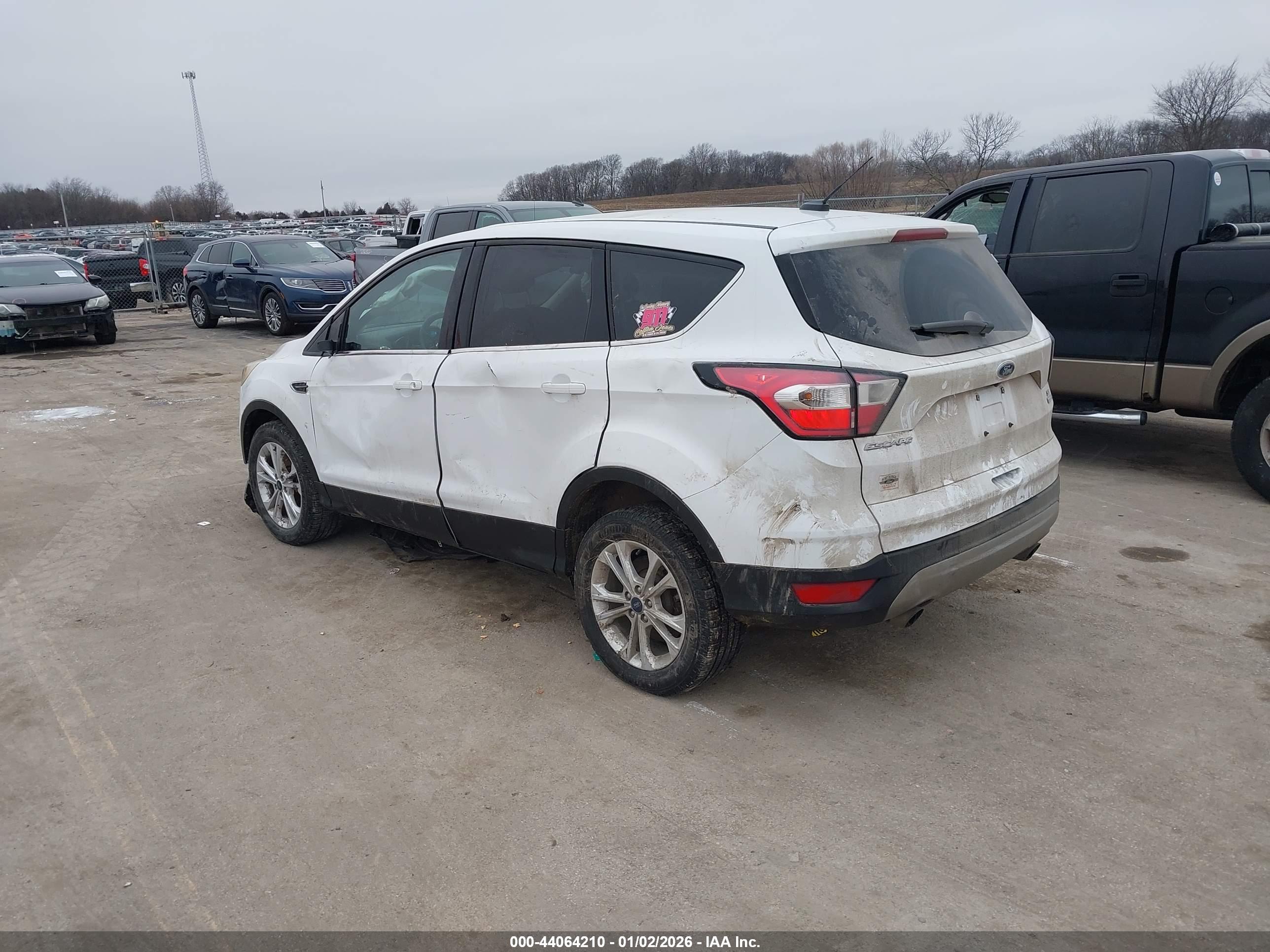 FORD ESCAPE image 3