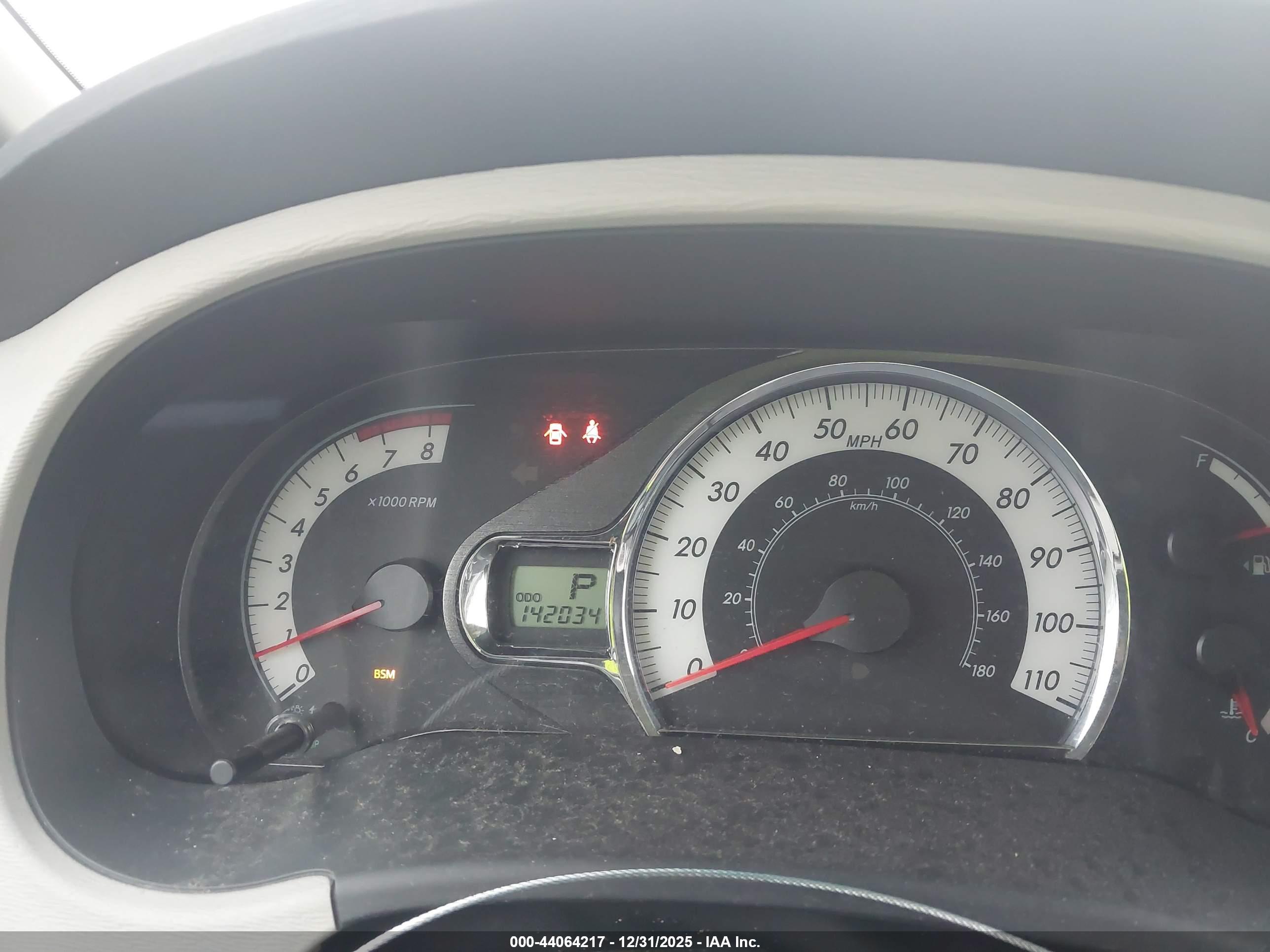 TOYOTA SIENNA image 7