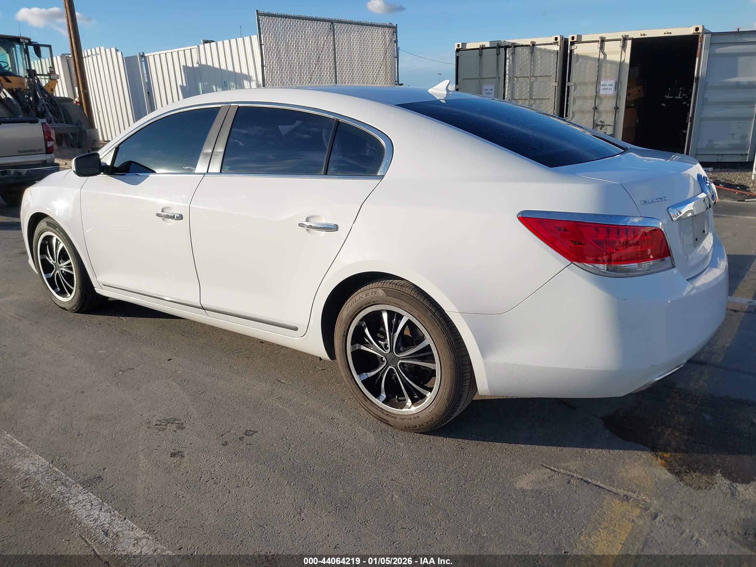 BUICK LACROSSE image 3