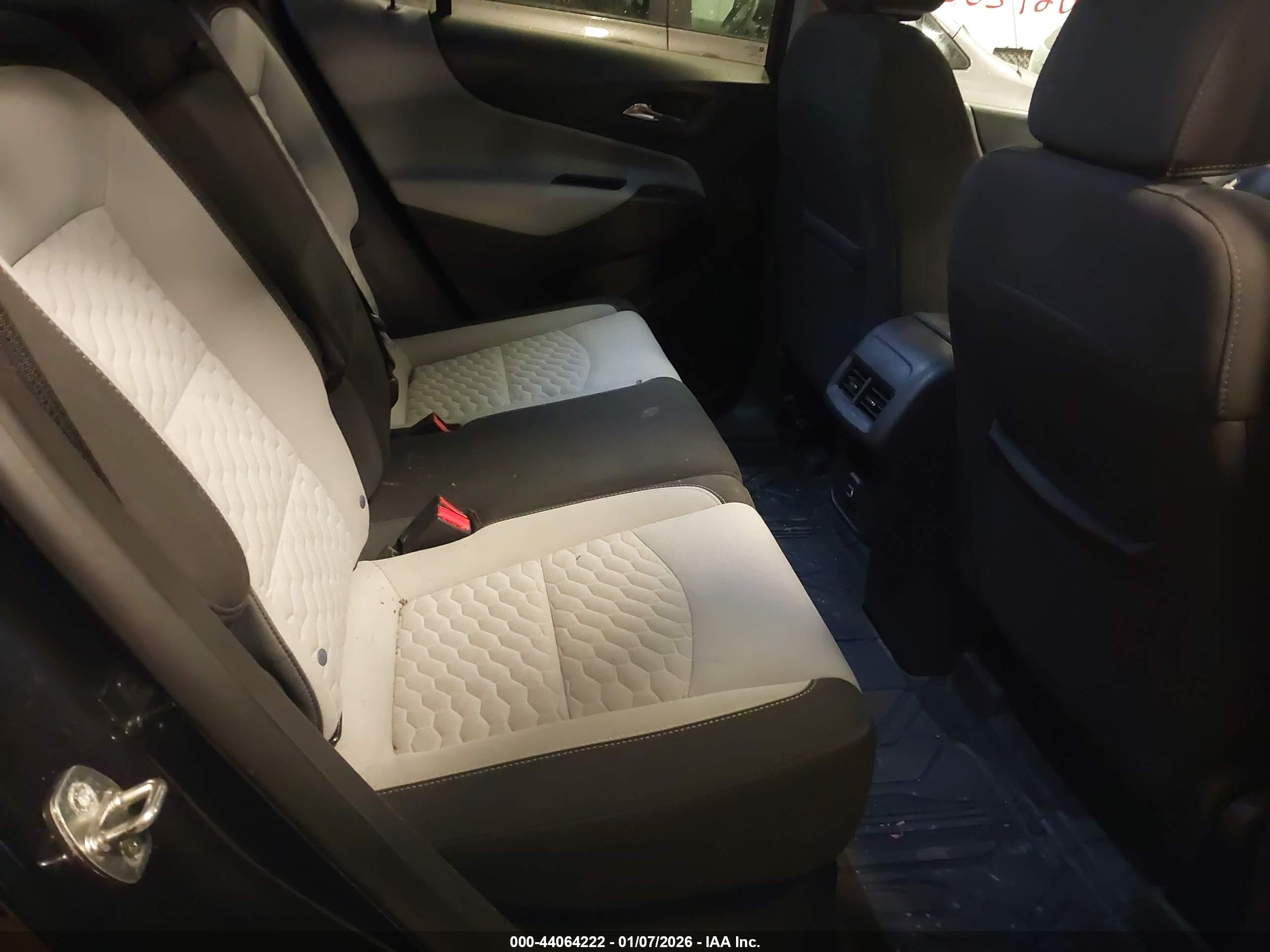 CHEVROLET EQUINOX image 8