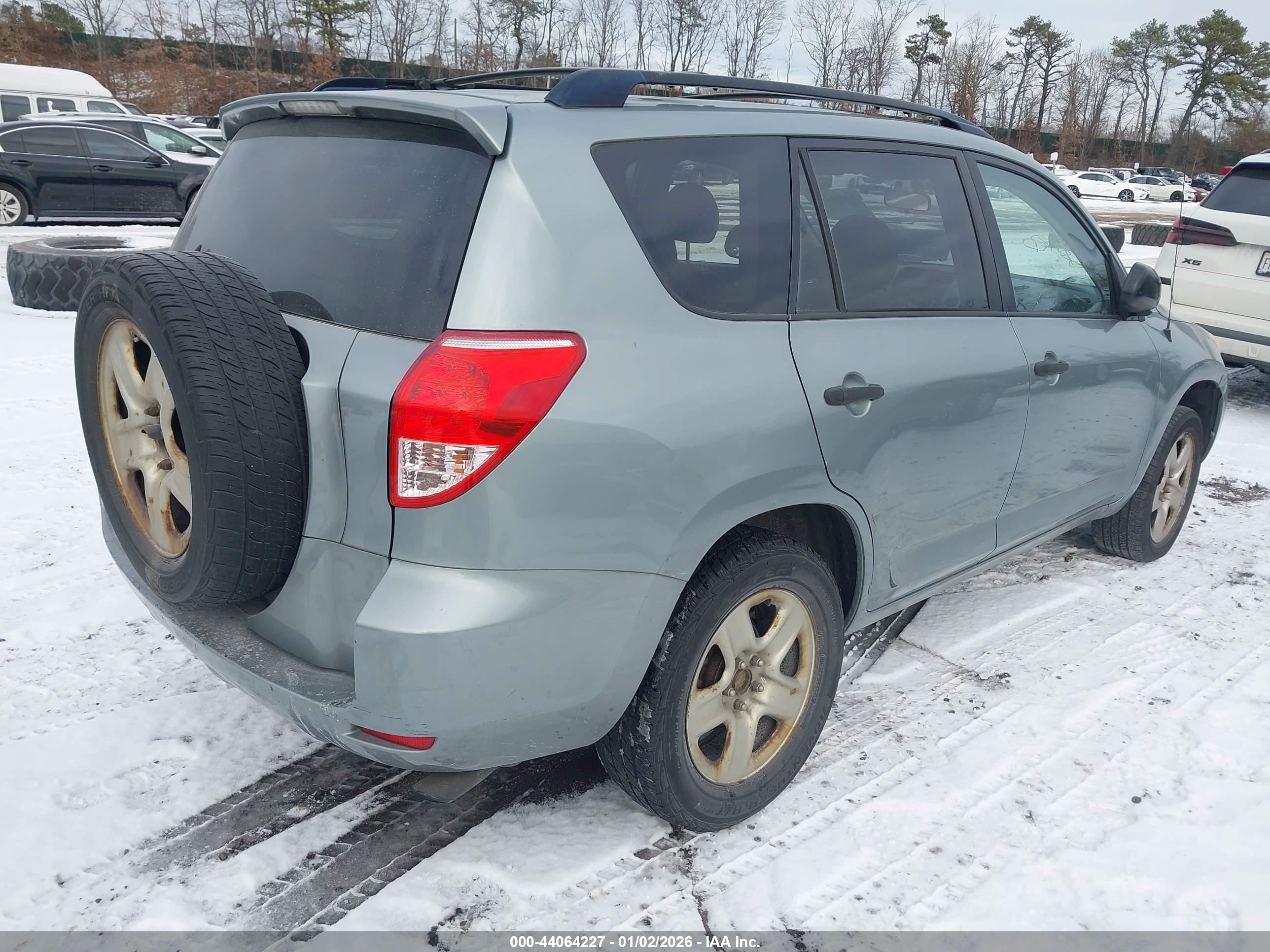 TOYOTA RAV4 image 4