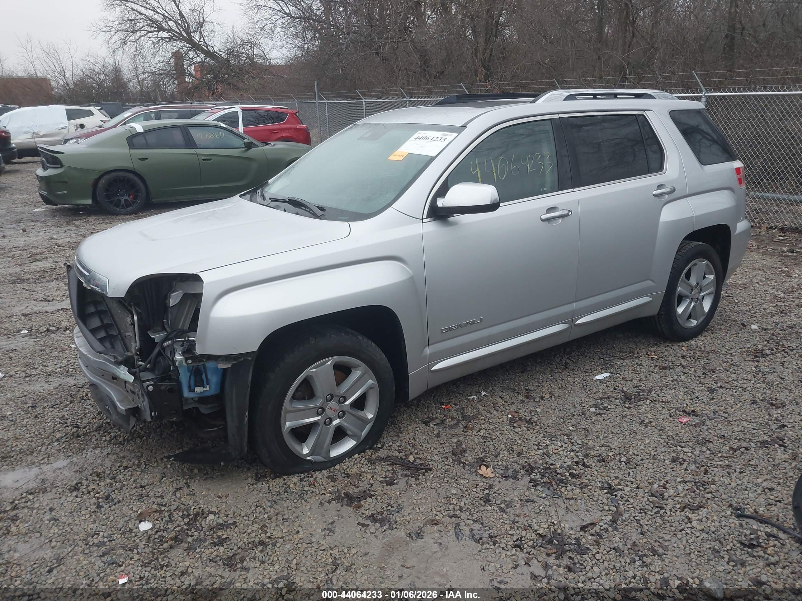 GMC TERRAIN image 2