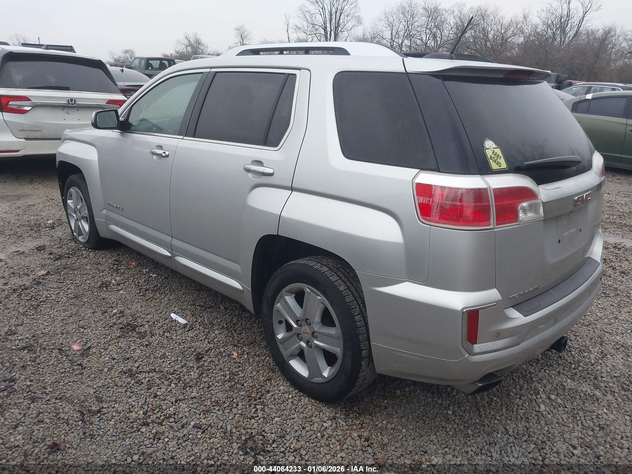 GMC TERRAIN image 3
