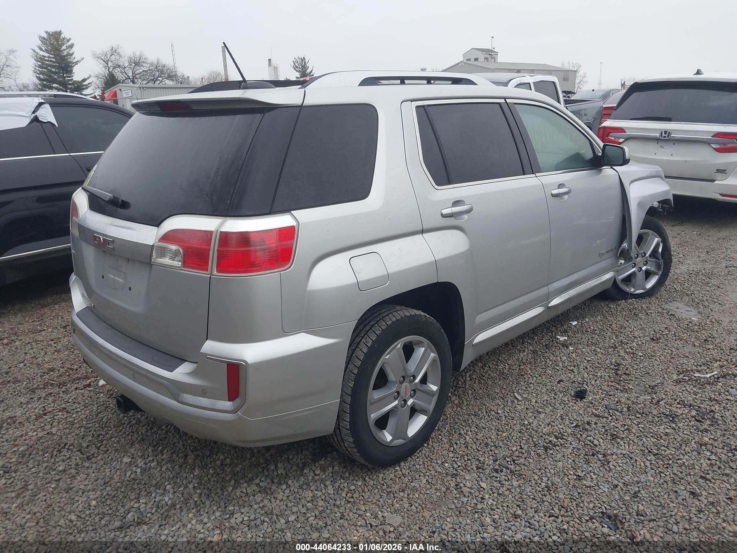 GMC TERRAIN image 4