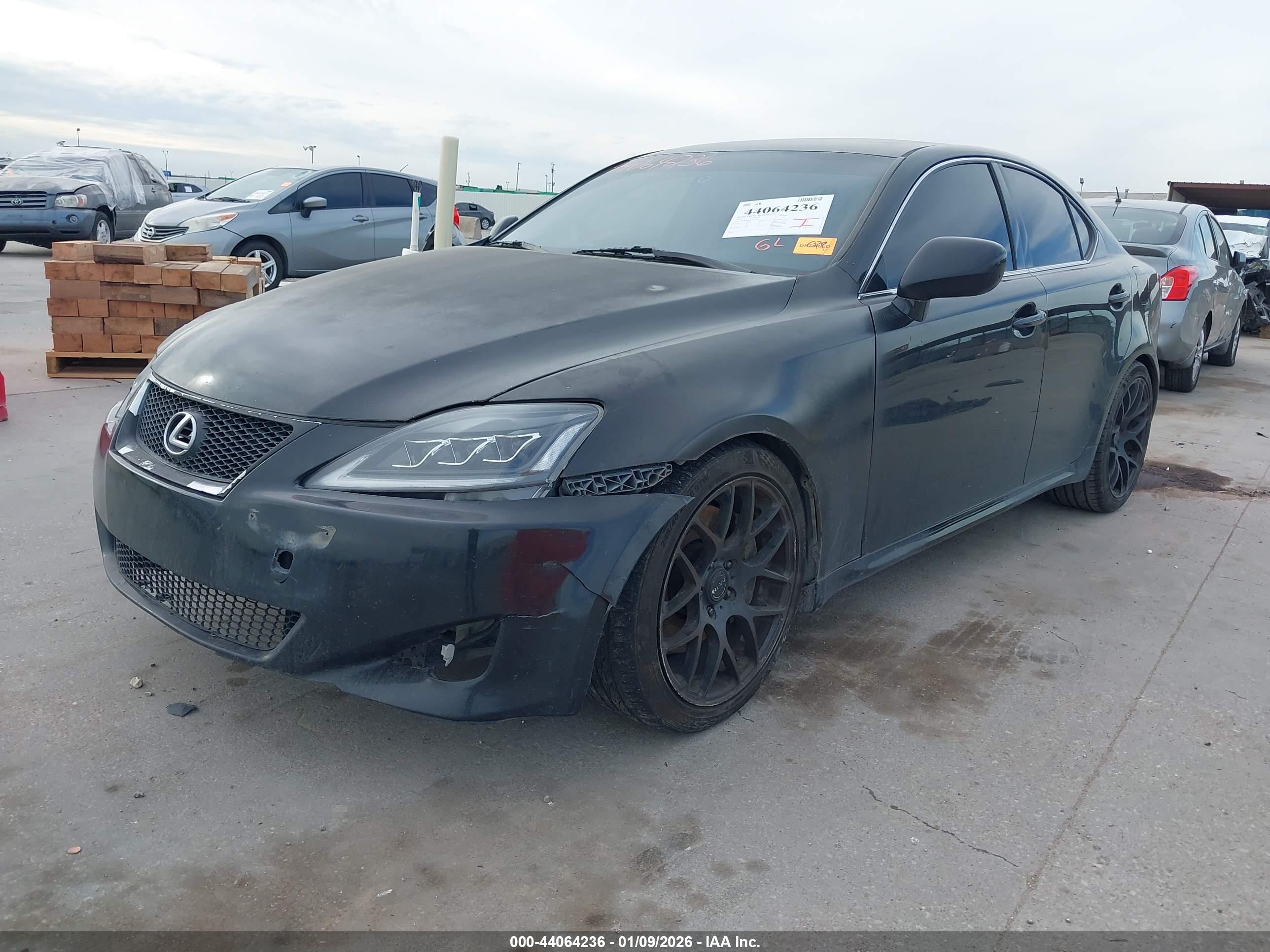 LEXUS IS image 2