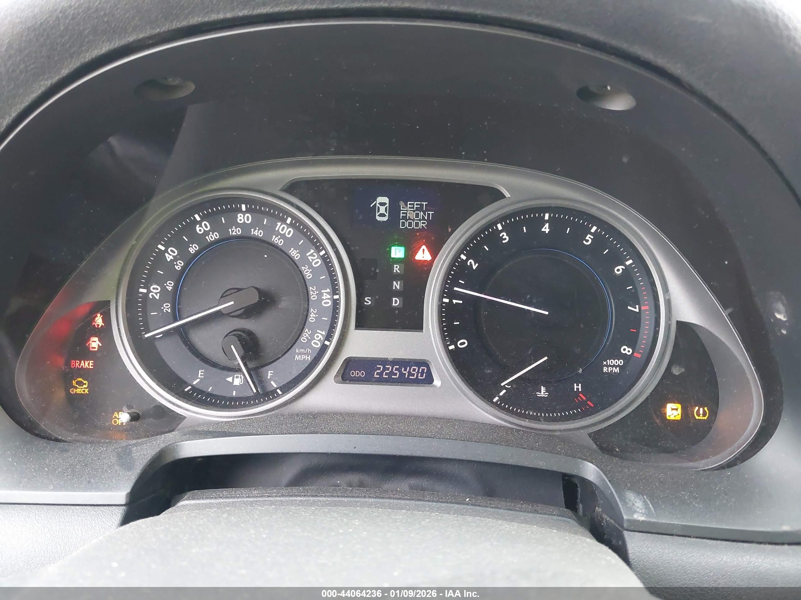 LEXUS IS image 7