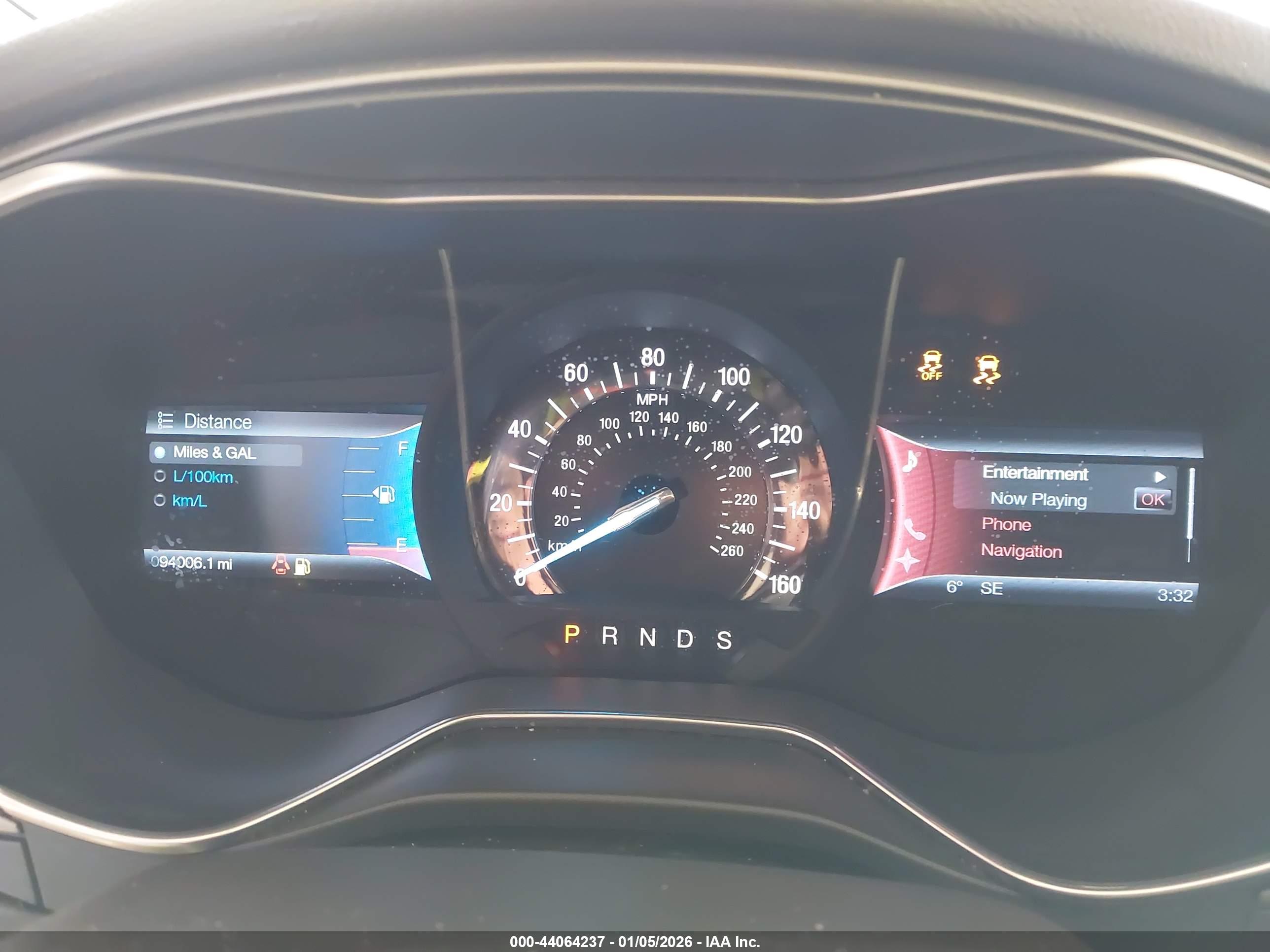 FORD FUSION image 7