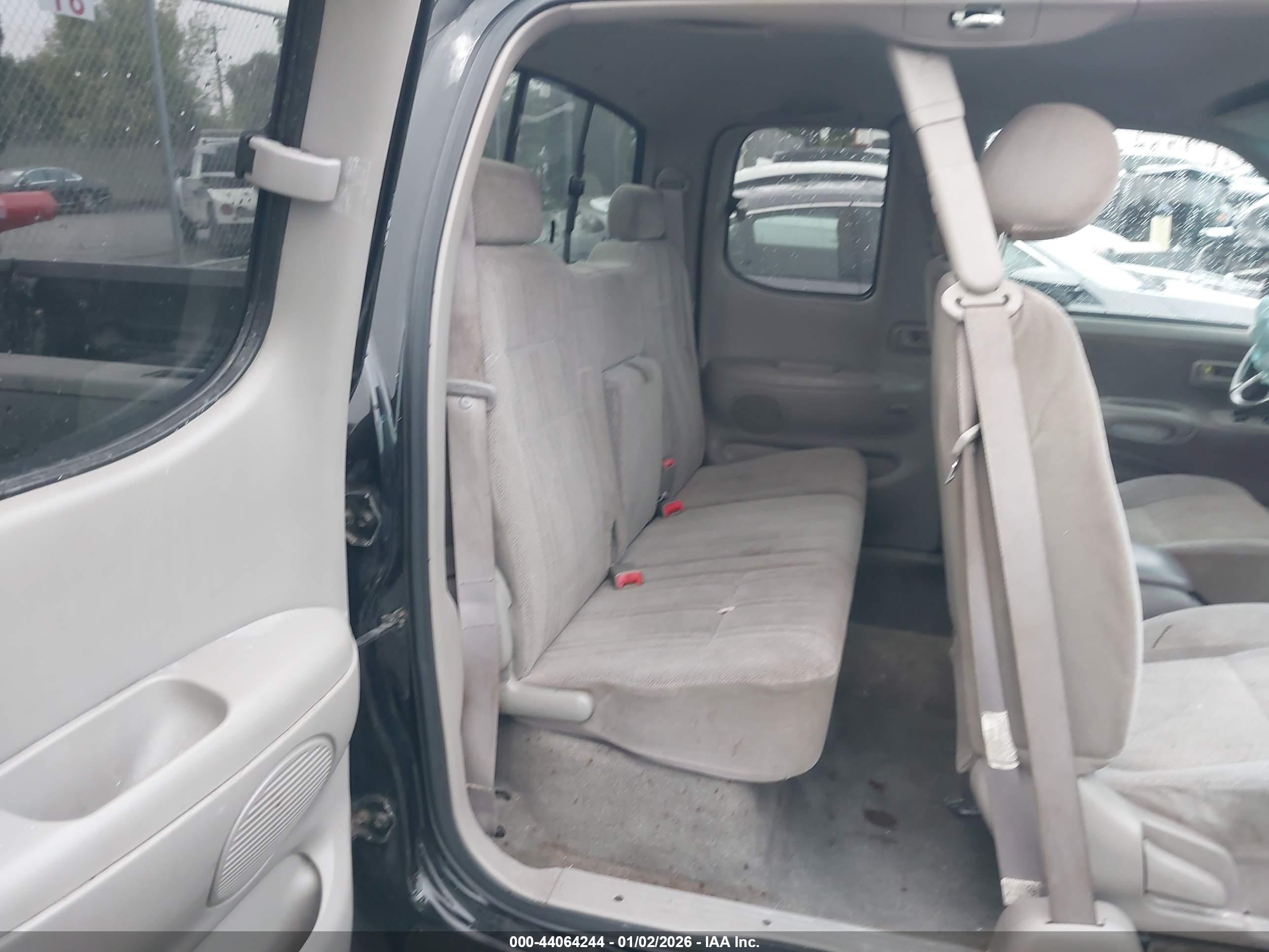 TOYOTA TUNDRA image 8
