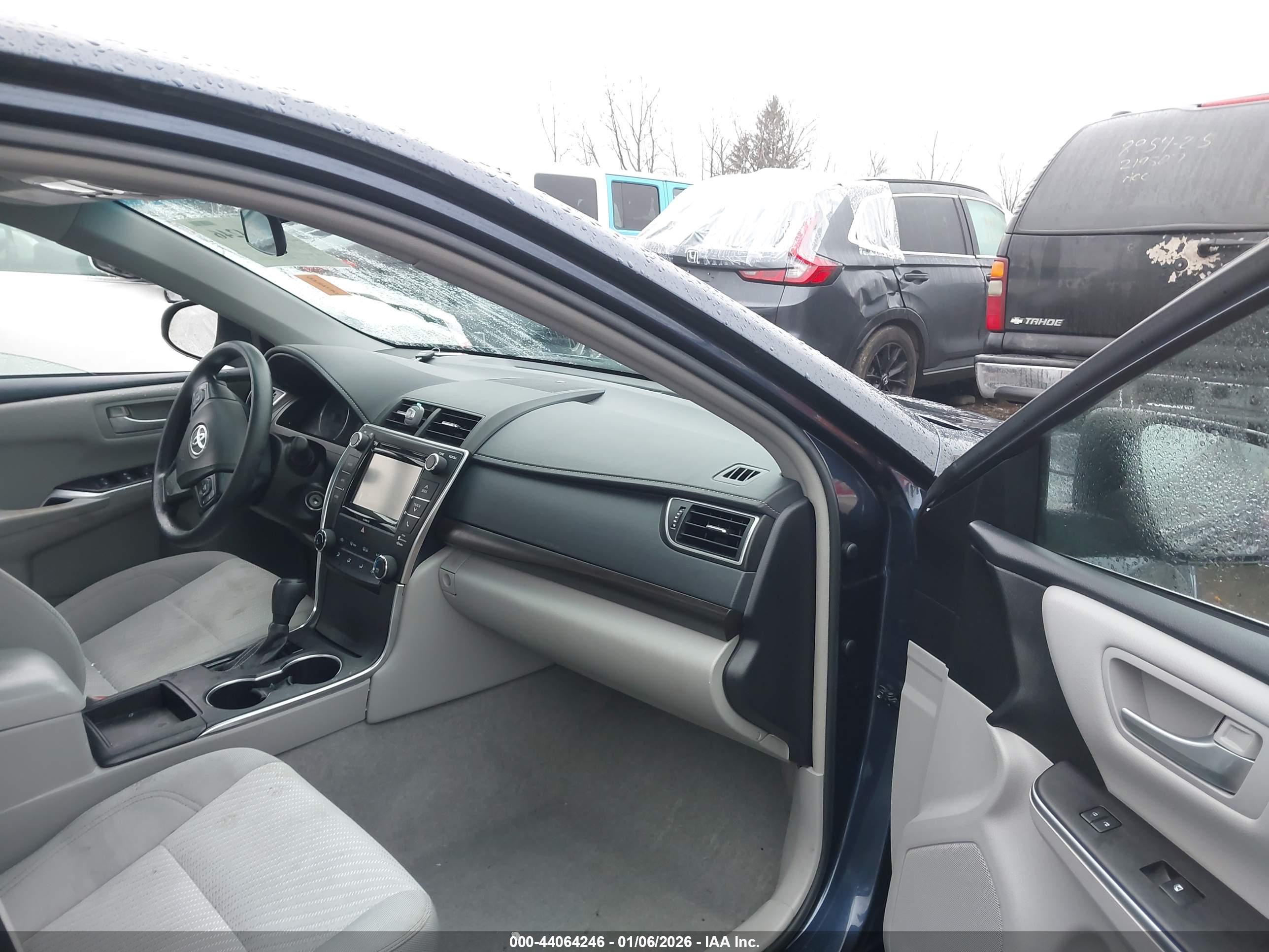 TOYOTA CAMRY image 5