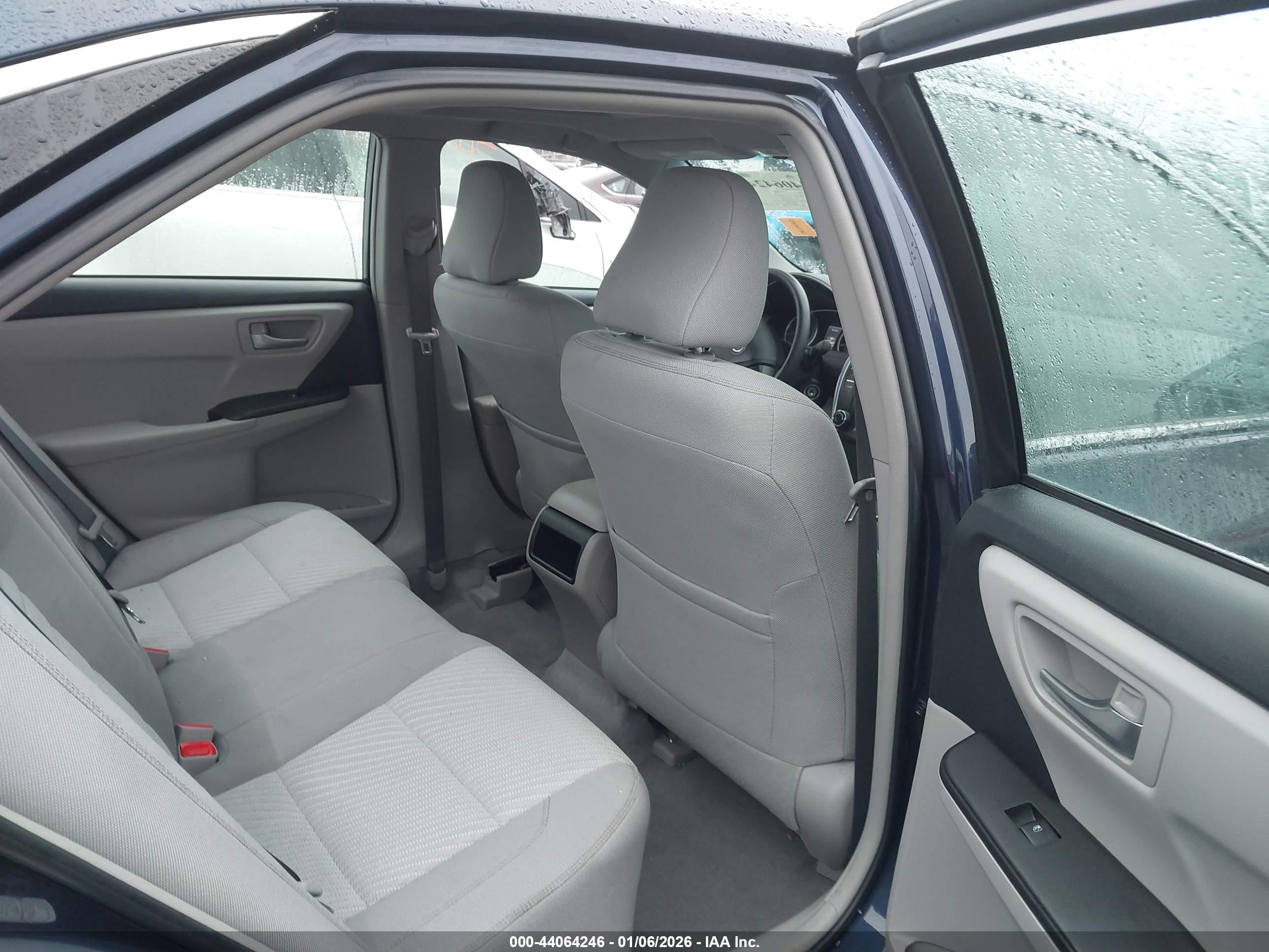 TOYOTA CAMRY image 8