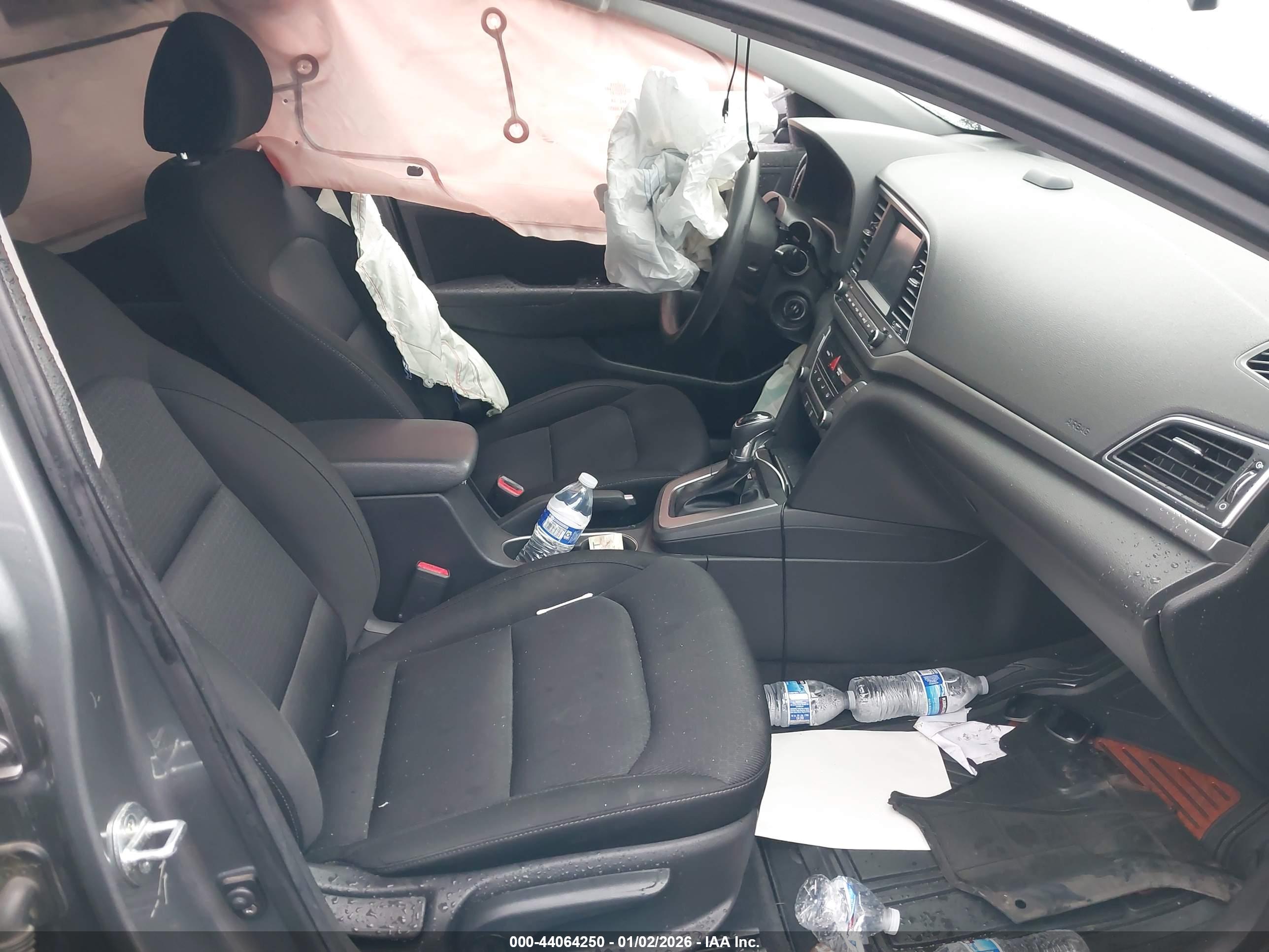 HYUNDAI ELANTRA image 5
