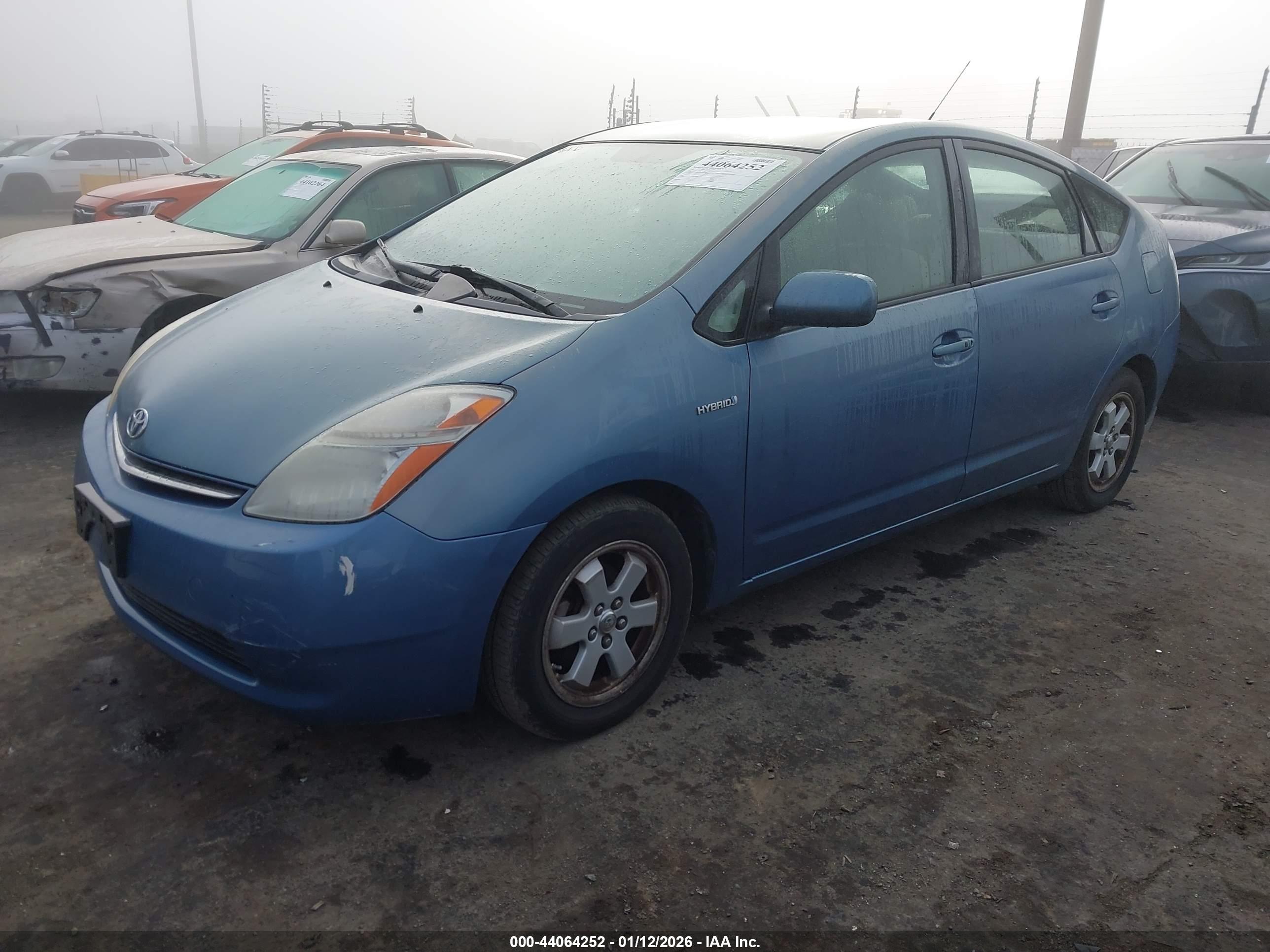 TOYOTA PRIUS image 2
