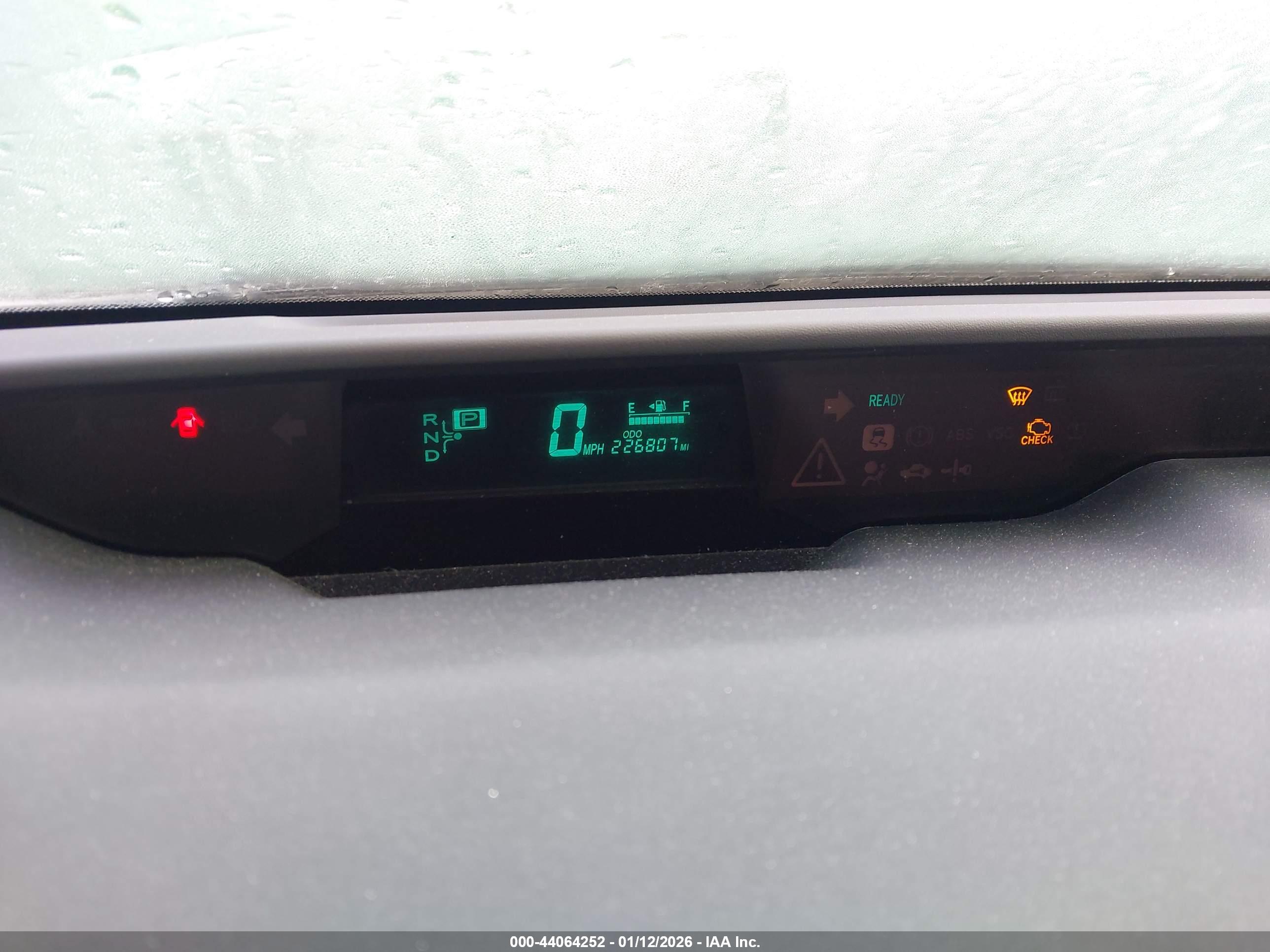 TOYOTA PRIUS image 7